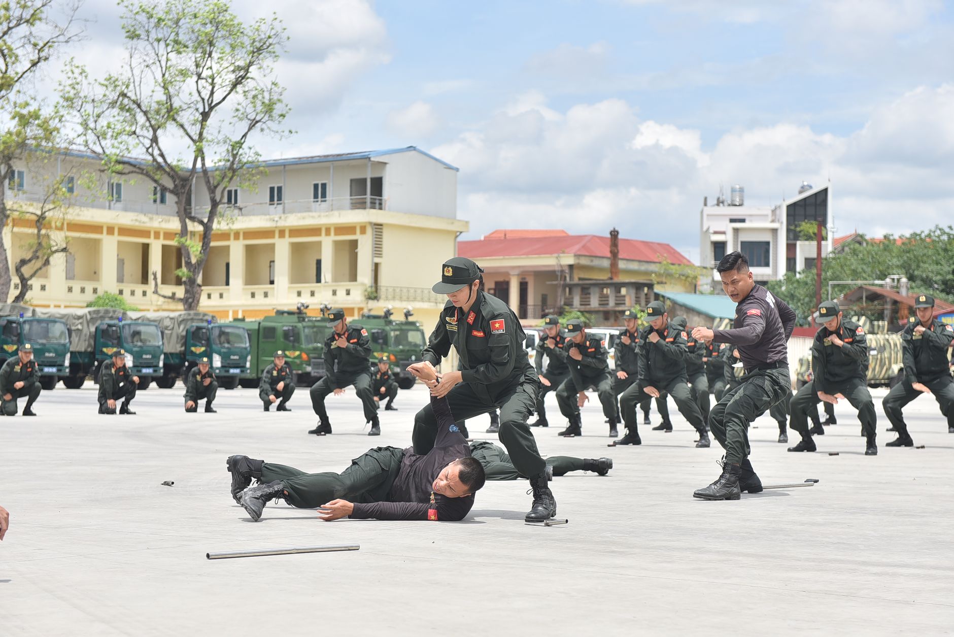 မြန်မာစံတော်ချိန်နှင့် အမေရိကန်ပွဲစဉ်နာရီများကို နှိုင်းယှဉ်ပြသထားသော ဖုန်းပြက္ခဒိန်မျက်နှာပြင်