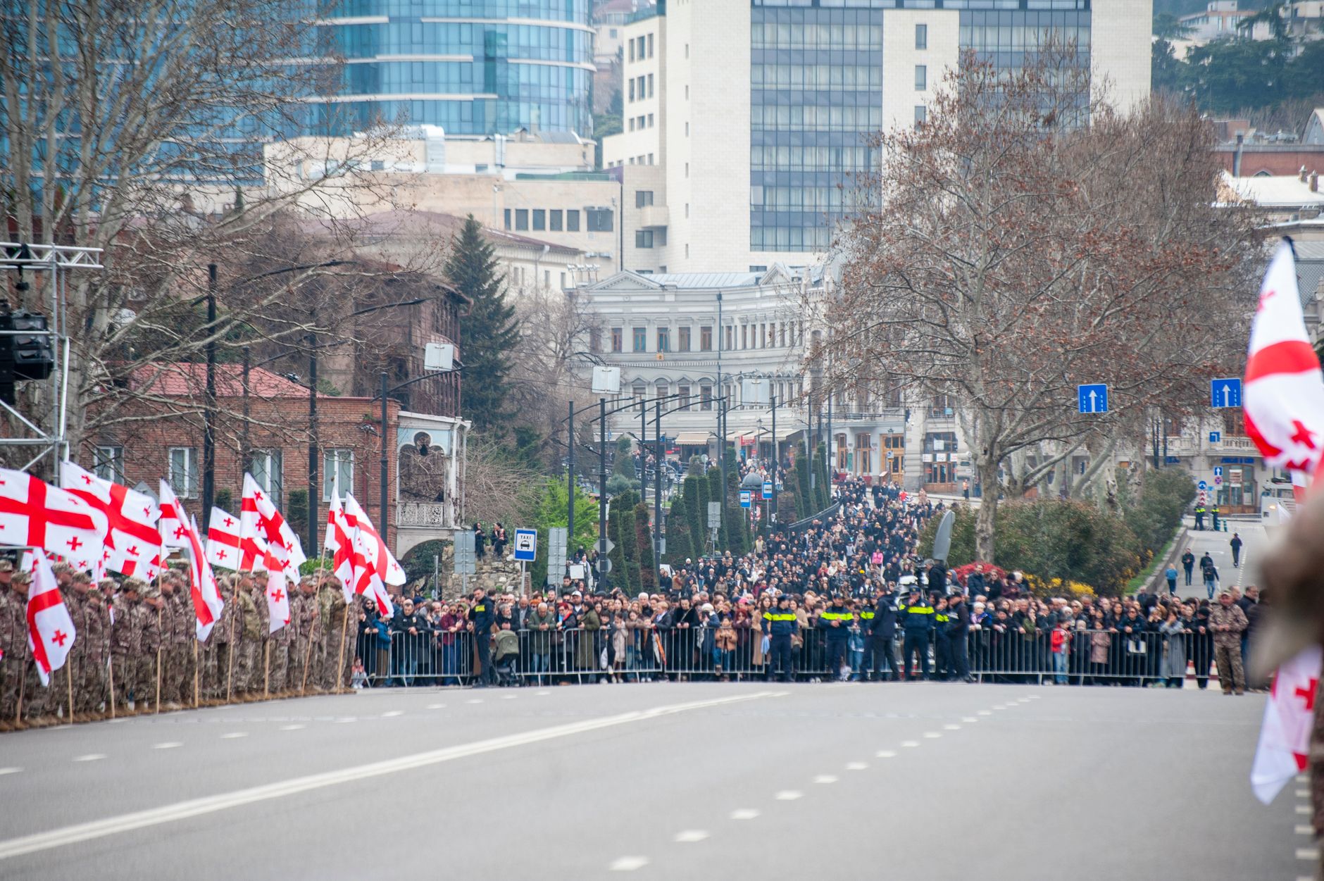 Tragédia v Georgii: Päť mŕtvych po streľbe, polícia vyšetruje ako vraždu a samovraždu
