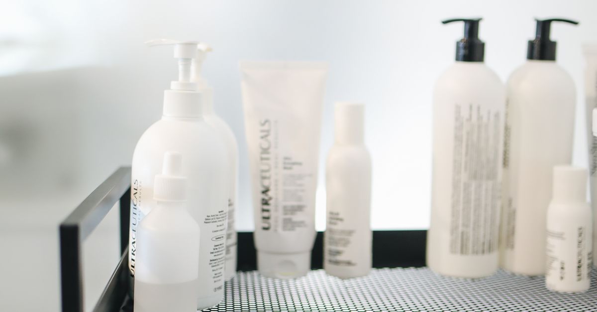 Beauty Products In Salon Free Stock Photo beauty-products-in-salon-free-stock-photo