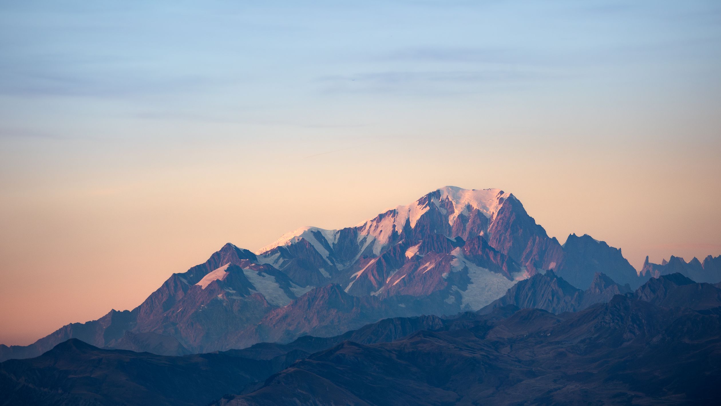 Majestic Mont Blanc at Sunset with Vibrant Sky · Free Stock Photo