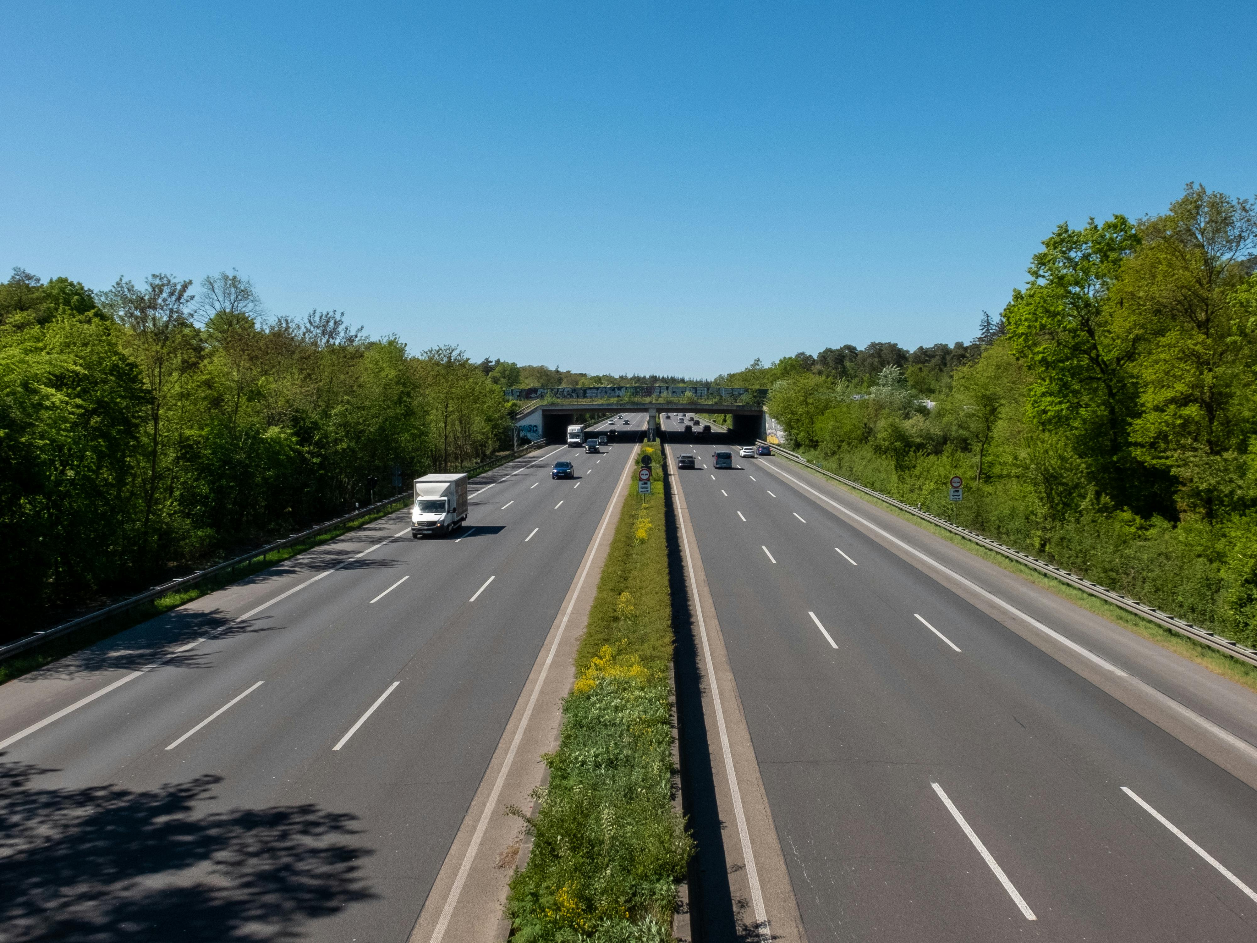 autonomous vehicles — Photo by Peter Jochim on Pexels