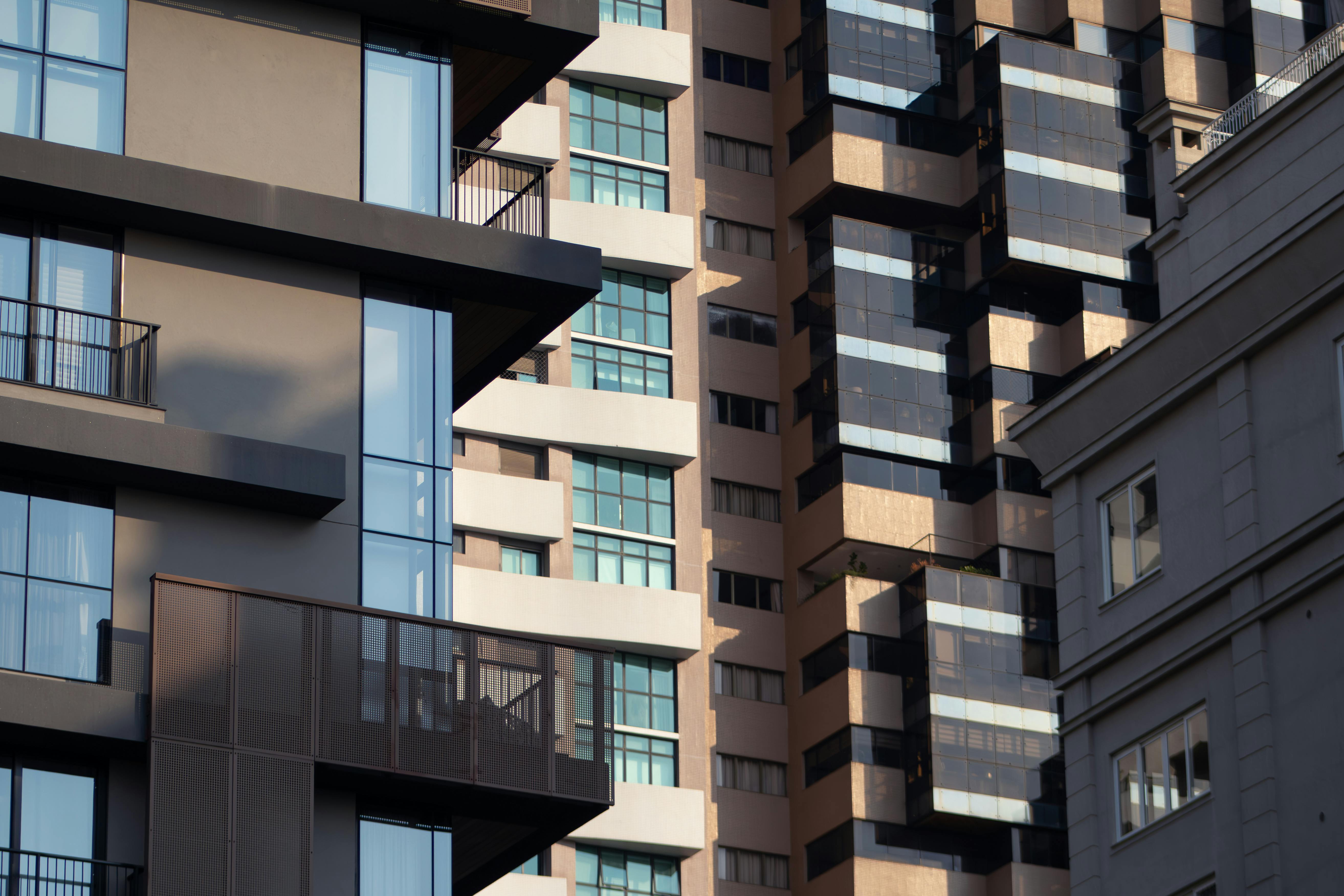 real estate buy sell rent real estate buying selling — Photo by Matheus Costa on Pexels