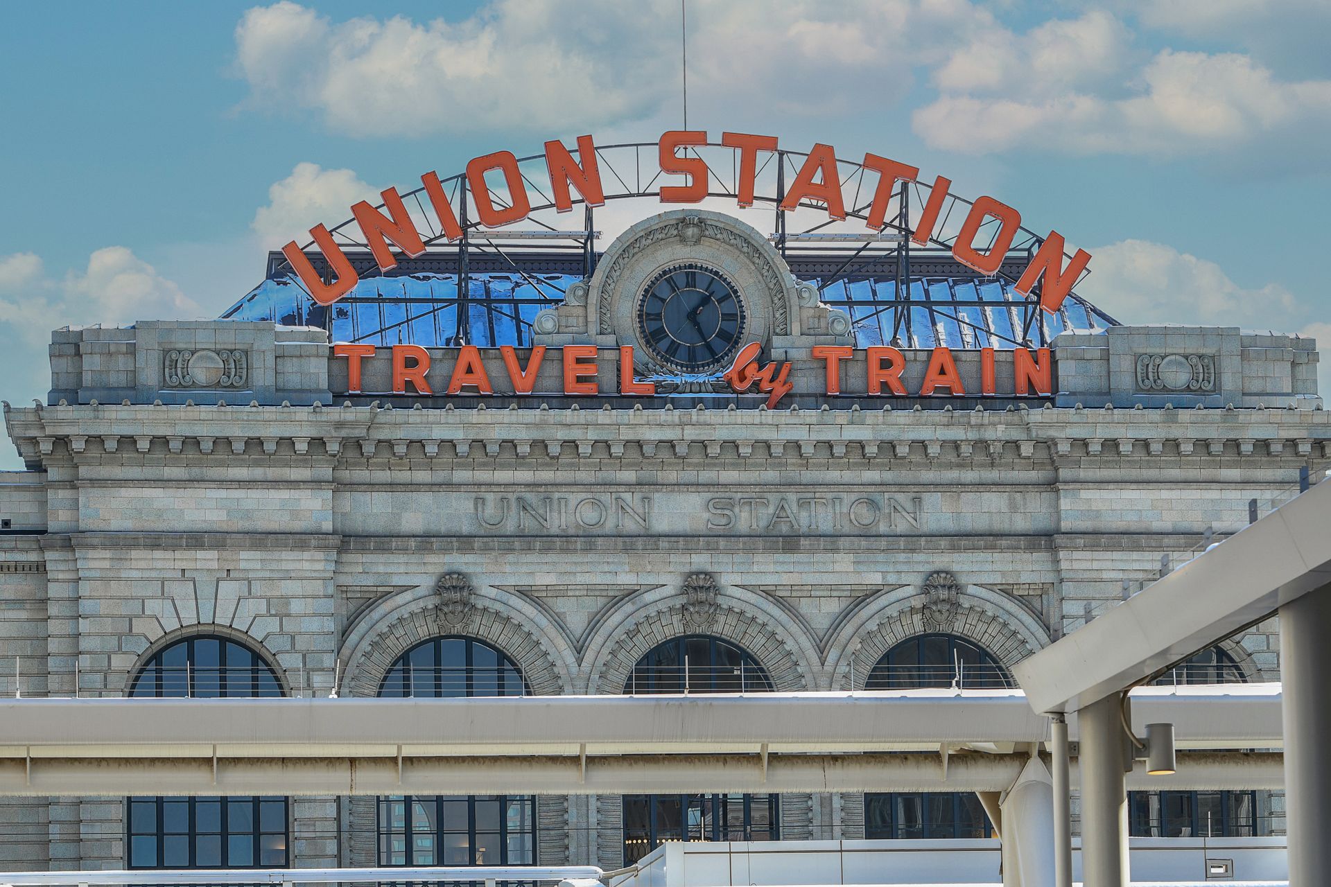 Hotels near Union Station Dallas with easy transit access