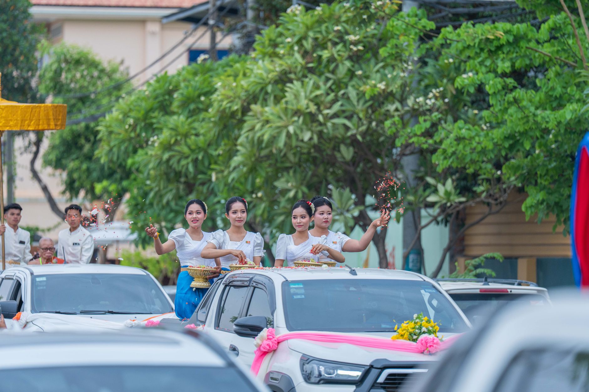 អ្នកវិភាគបាល់ទាត់កំពុងប្រៀបធៀបហាងឆេងនិងស្ថិតិក្រុមលើកុំព្យូទ័រពេលយប់