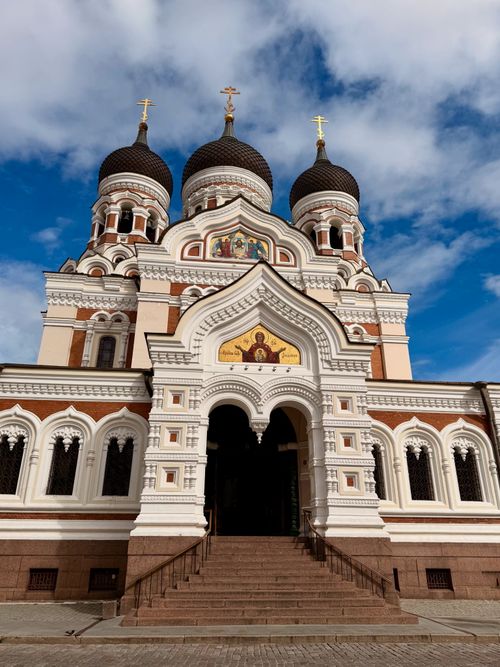 Free Striking view of the Alexander Nevsky Cathedral in Tallinn, showcasing its ornate architecture against a vibrant sky. Stock Photo