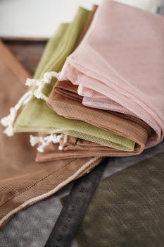 堆叠多彩可重复使用的网袋，推动零浪费的环保生活方式