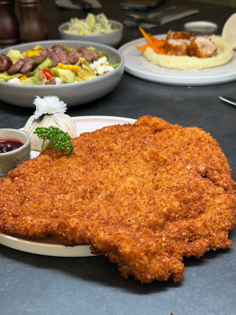 Breaded Veal Cutlet Platter (8 oz) from PIZZA & STEAK MASTER in Philadelphia
