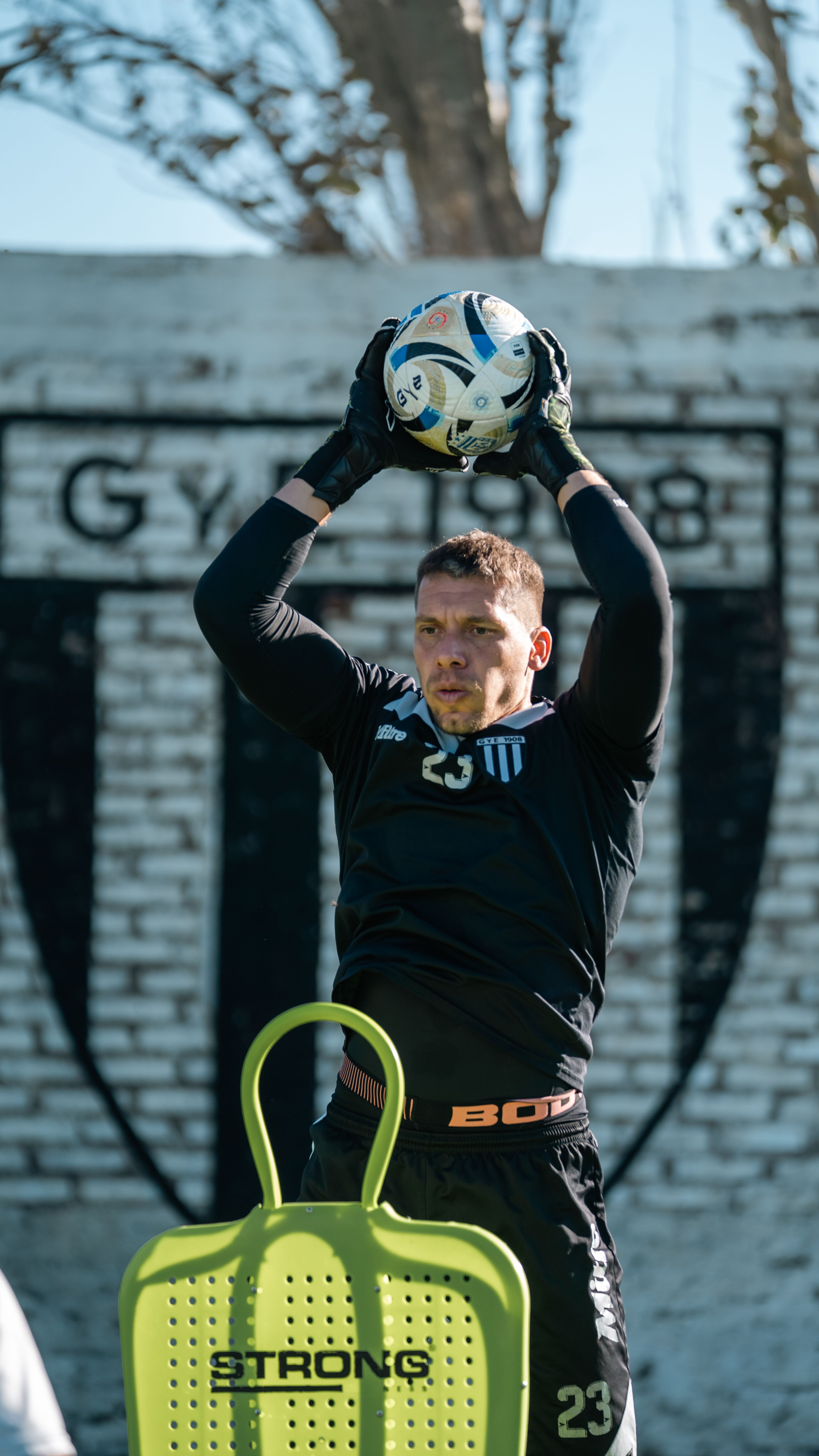 Legia Warszawa traci młodego bramkarza – co dalej?