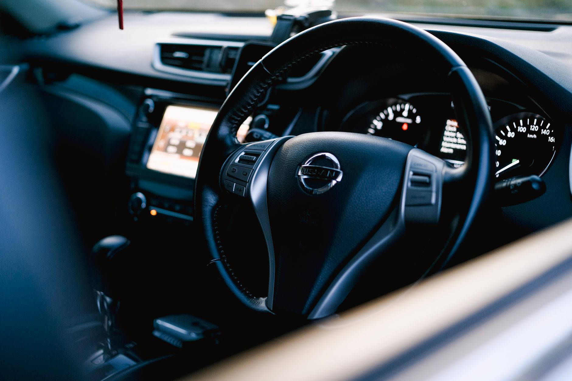 The Shifting US Auto Market: Sales Hubs, Safety, and Milestones