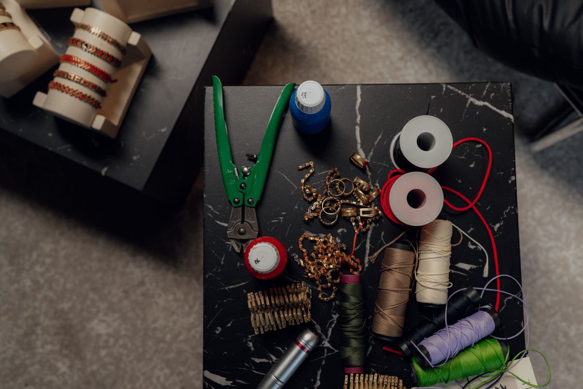 student moves in Hawkhead — Loaded properly: blankets, straps and a plan in Hawkhead