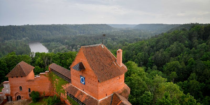 El castillo de Turaida, en Sigulda, desde el aire