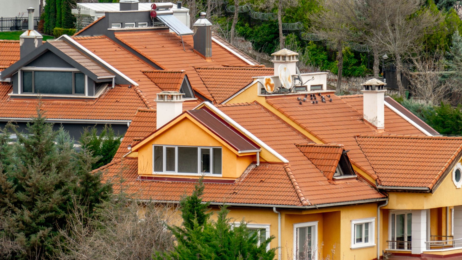 Solar Water Heater in Limassol: What Local Companies Charge — illustrasjonsbilde