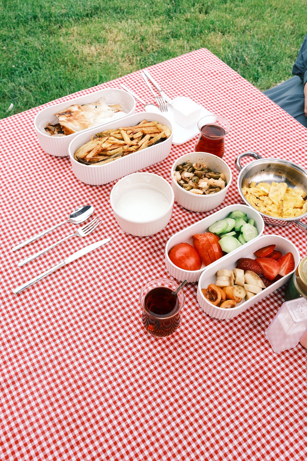 Fourth of July elegant tablescape outdoor