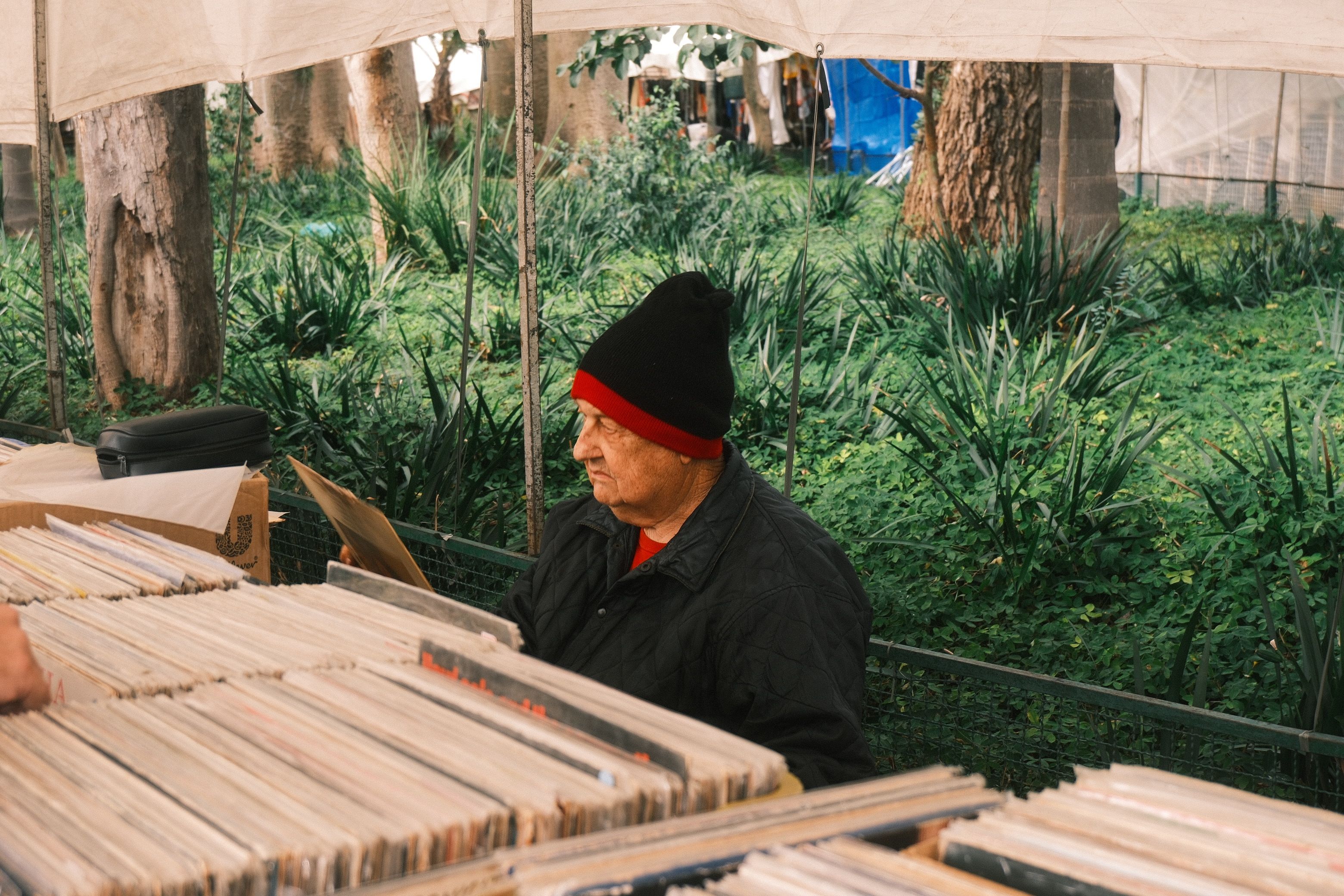 general entertainment authority vendor — Photo by Cristiano Junior on Pexels