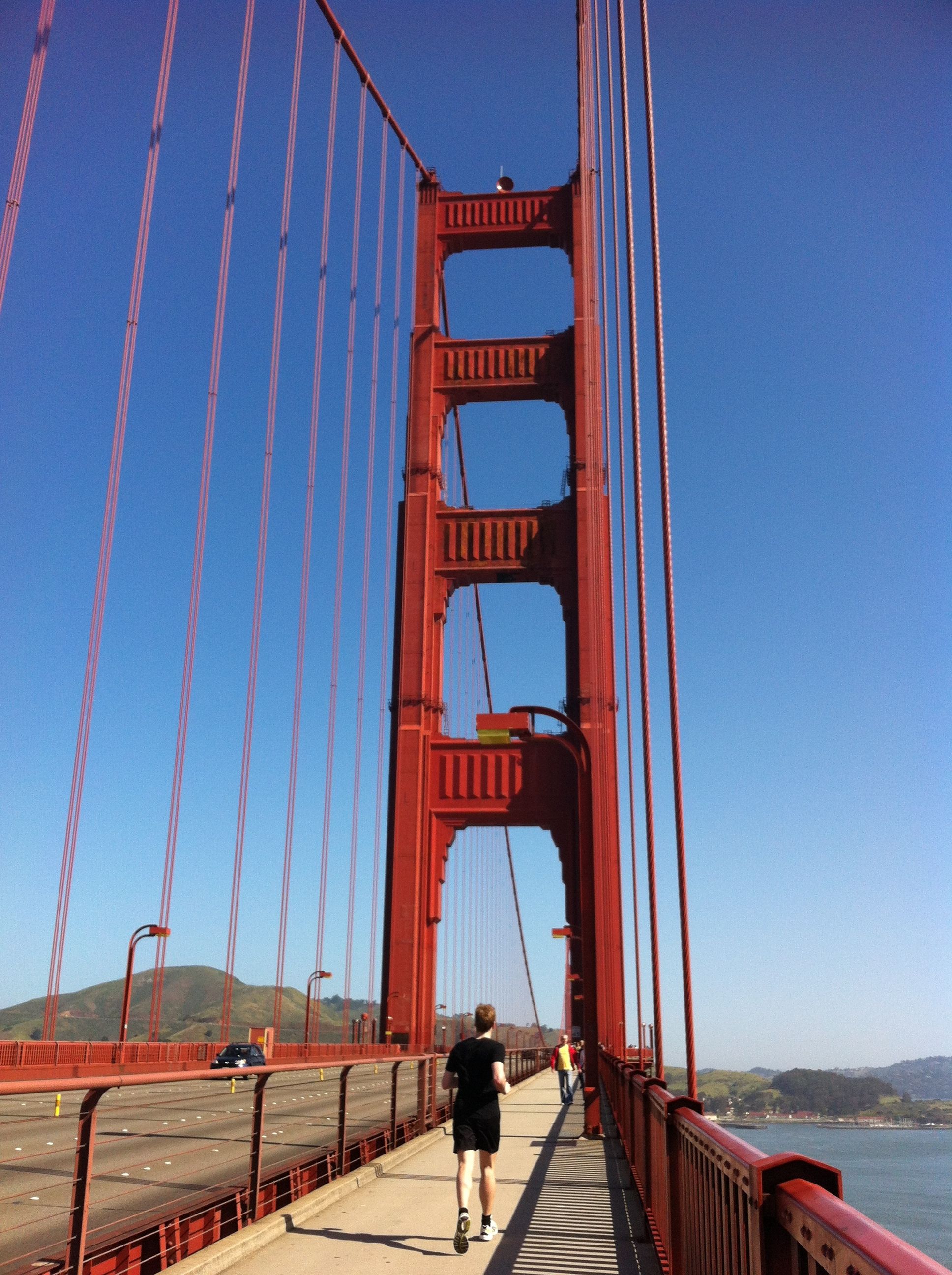 Golden Gate Bridge crossing run