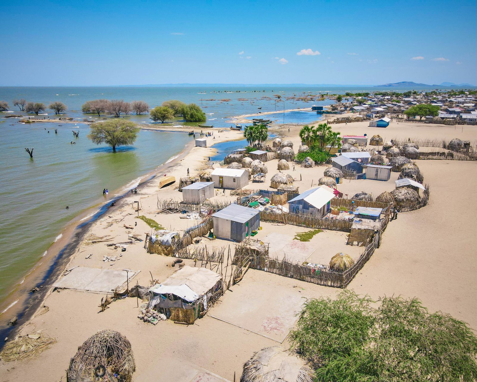 The shoreline and settlement pattern along Lake Turkana, seen from above