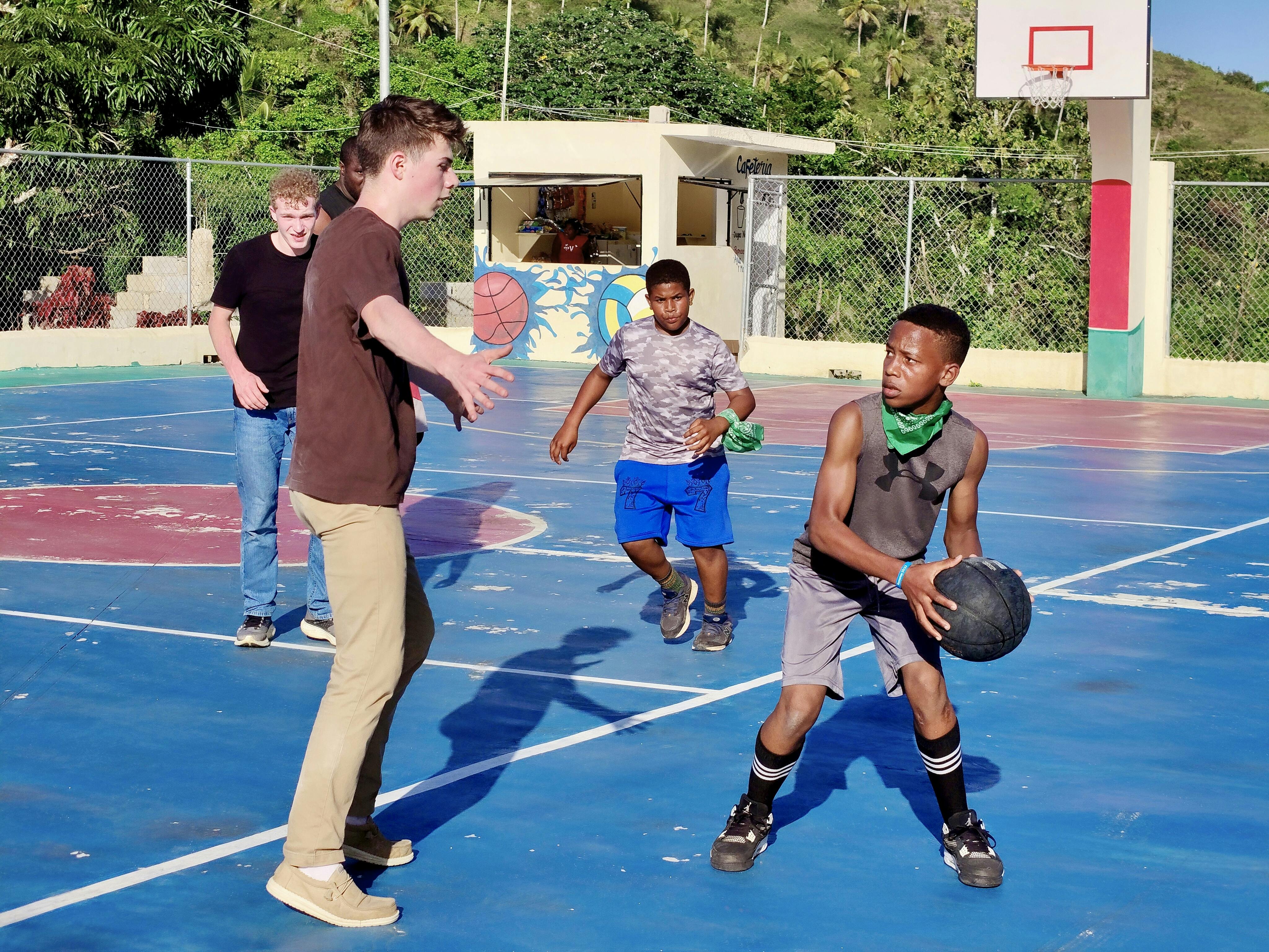 UH opens new outdoor fitness court — Photo by Joaquin Reyes Ramos on Pexels