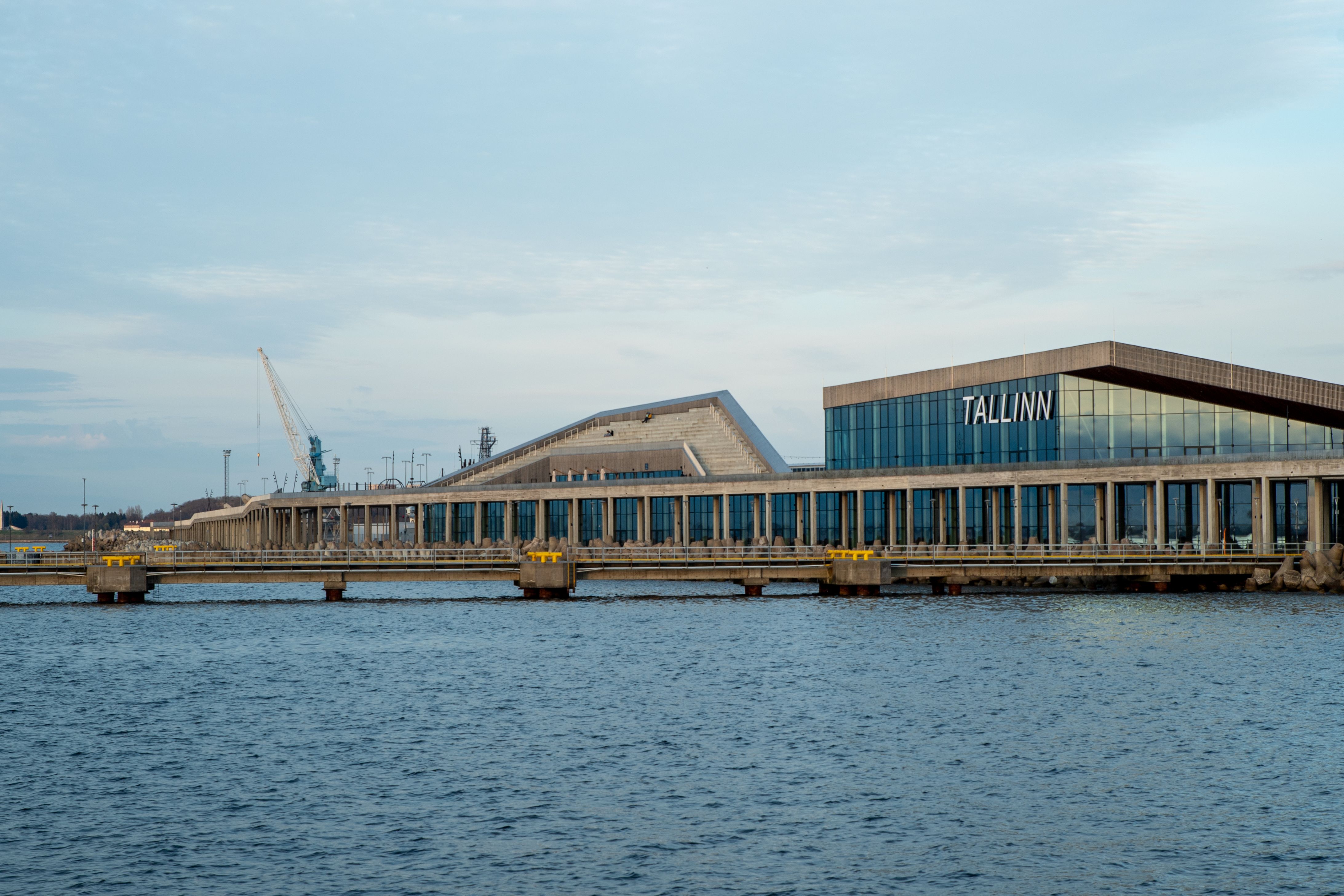 Estonya parlamentosu Riigikogu binası, Tallinn