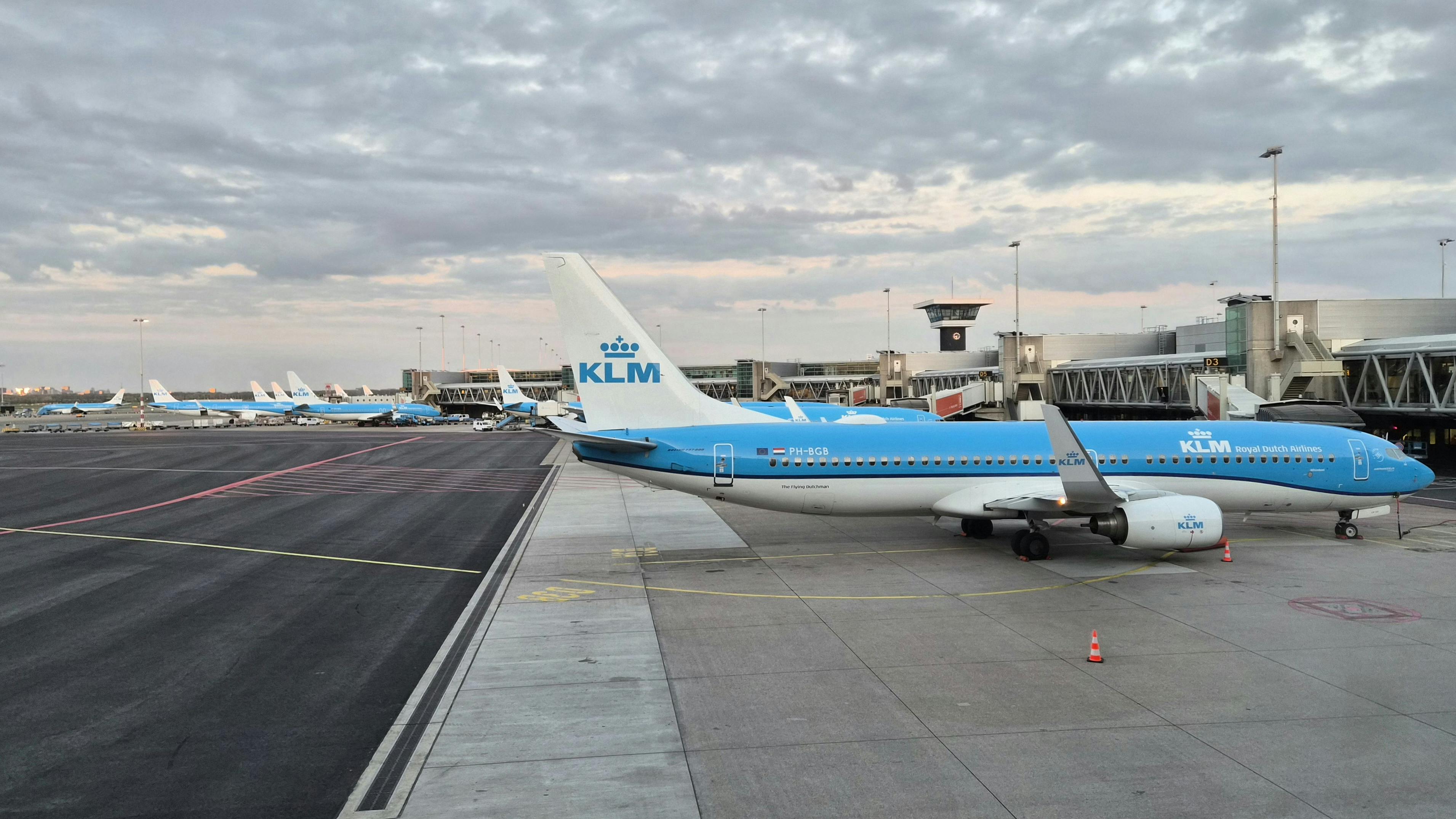 14 family travel tips that make airport stress disappear — Photo by YL Lew on Pexels
