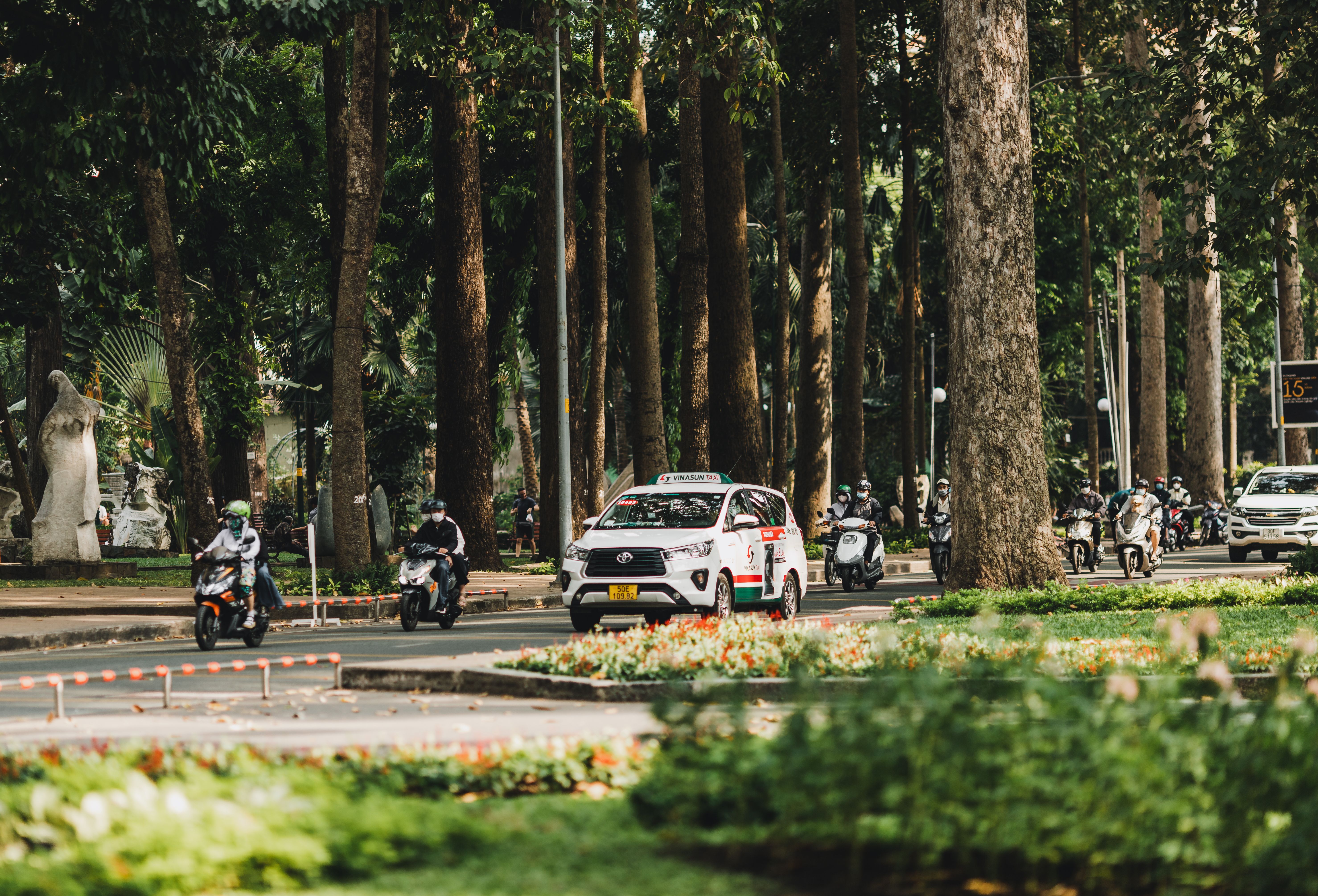 Geely’s Wild New Robotaxi Looks Like The Future of Electric Cars — Photo by Thái Trường Giang on Pexels