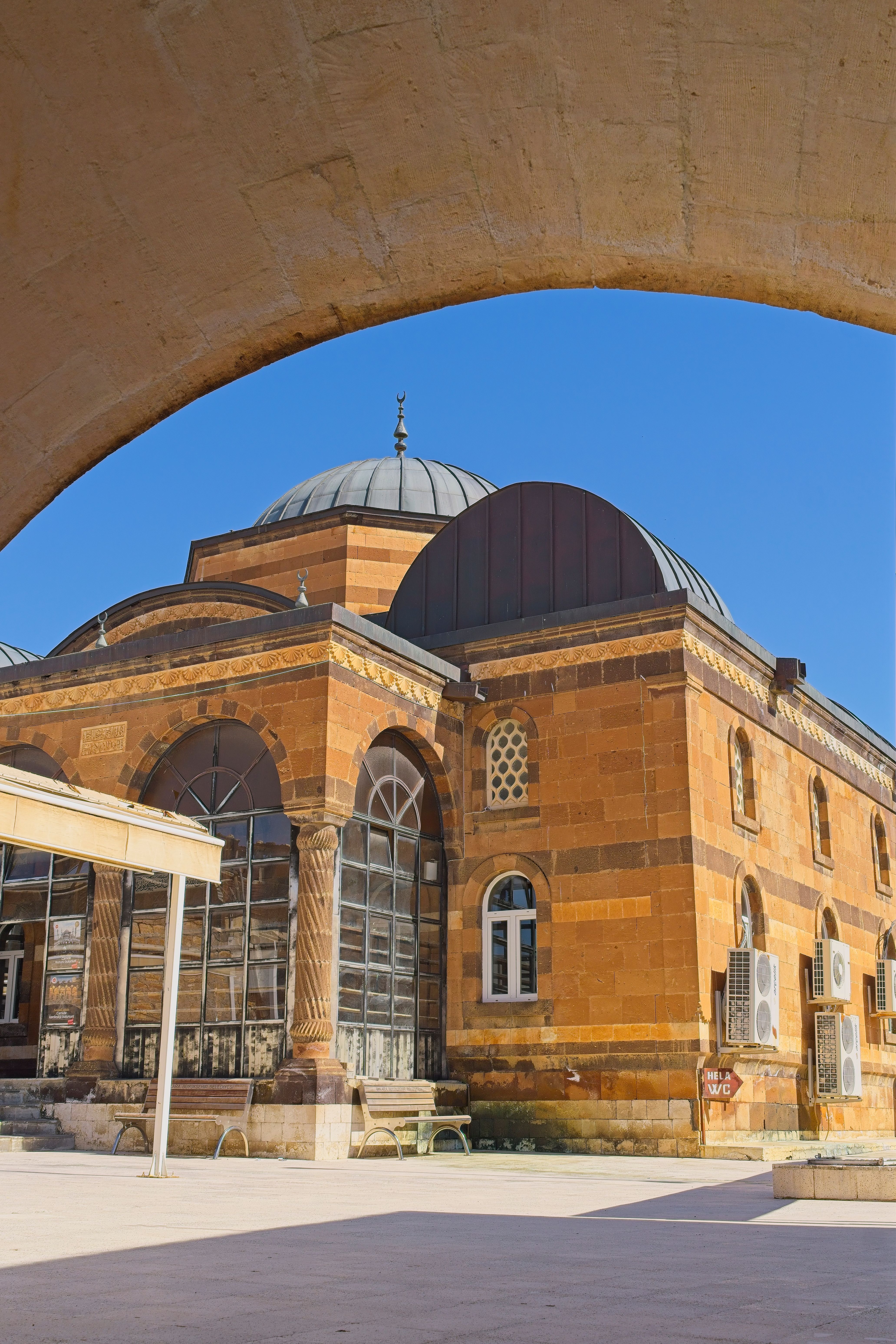 Historic Ottoman Architecture in Sunlight · Free Stock Photo