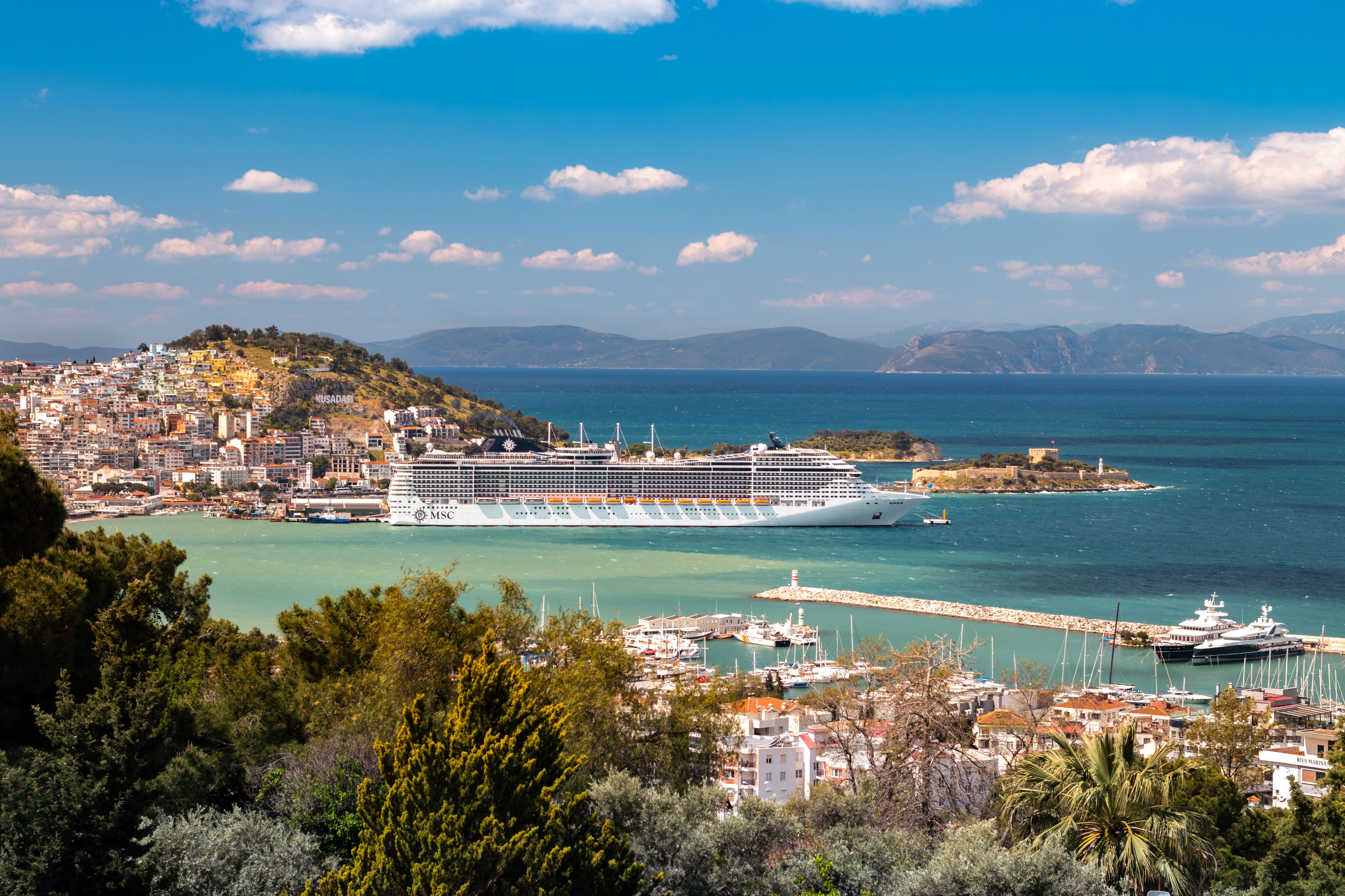 eSIM para crucero: internet en los puertos sin arruinarte con el roaming marítimo