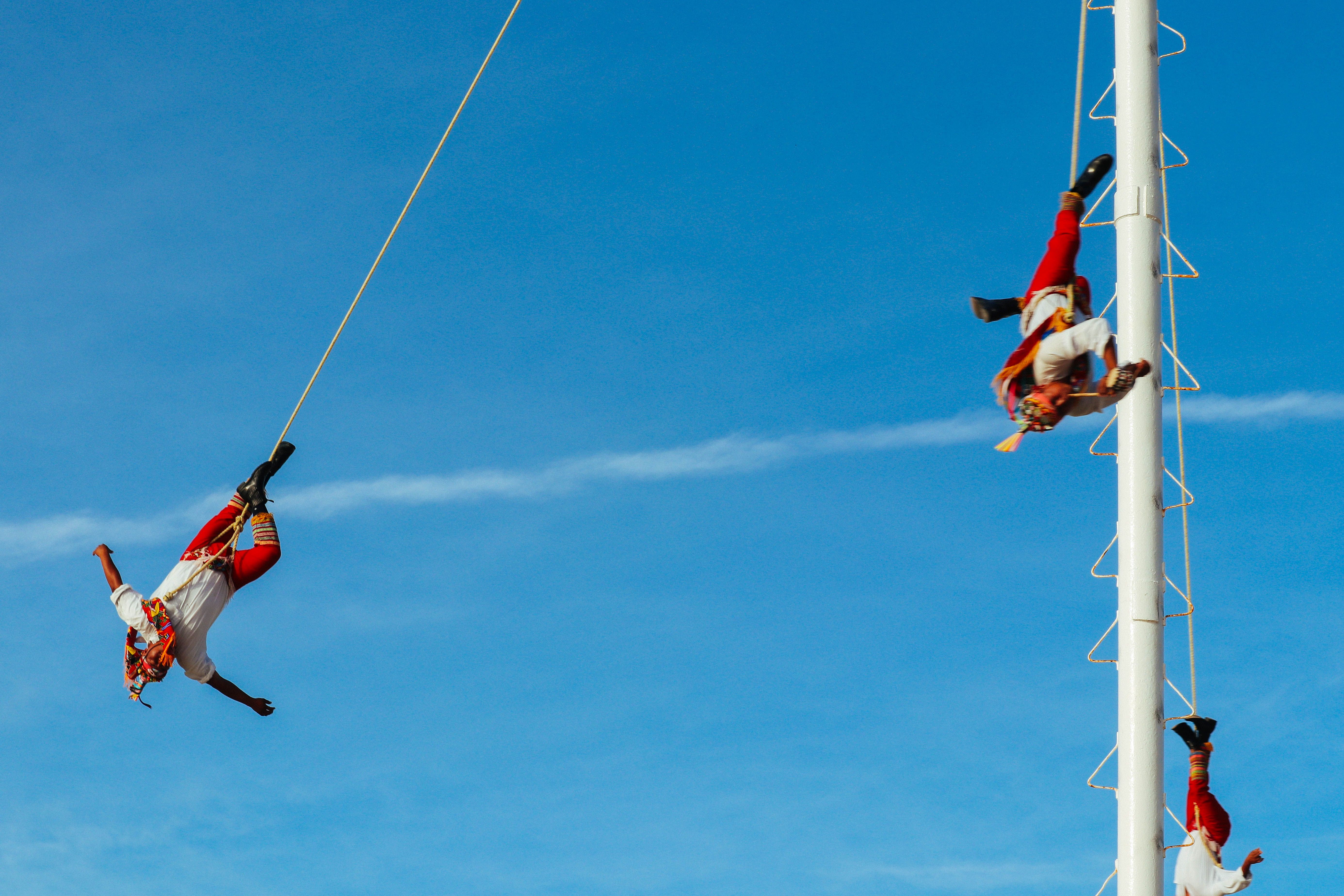 Traditional Mexican Voladores Ritual Performance · Free Stock Photo
