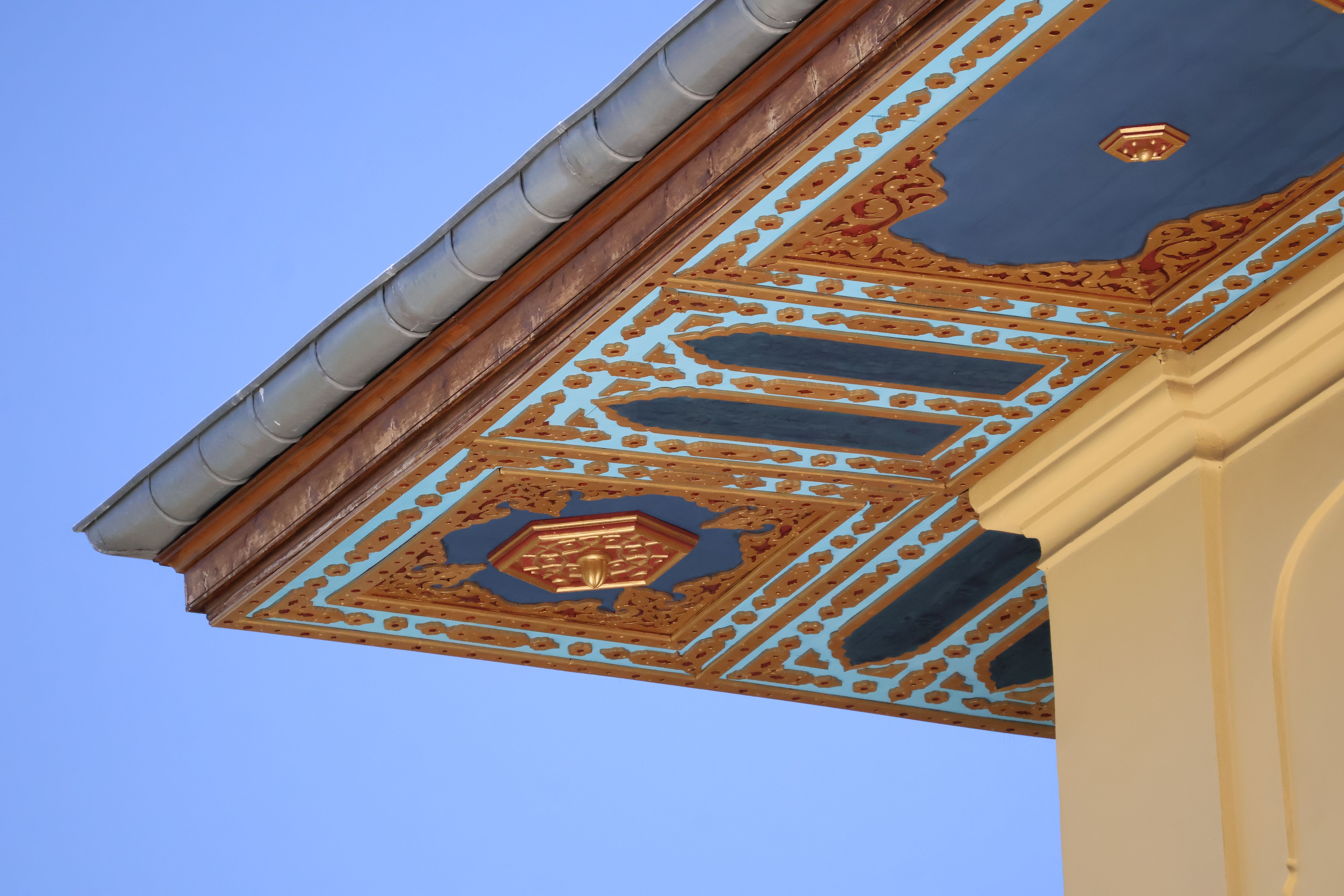 Interior Painting in Isleworth — woodwork brushed to a crisp, smooth line