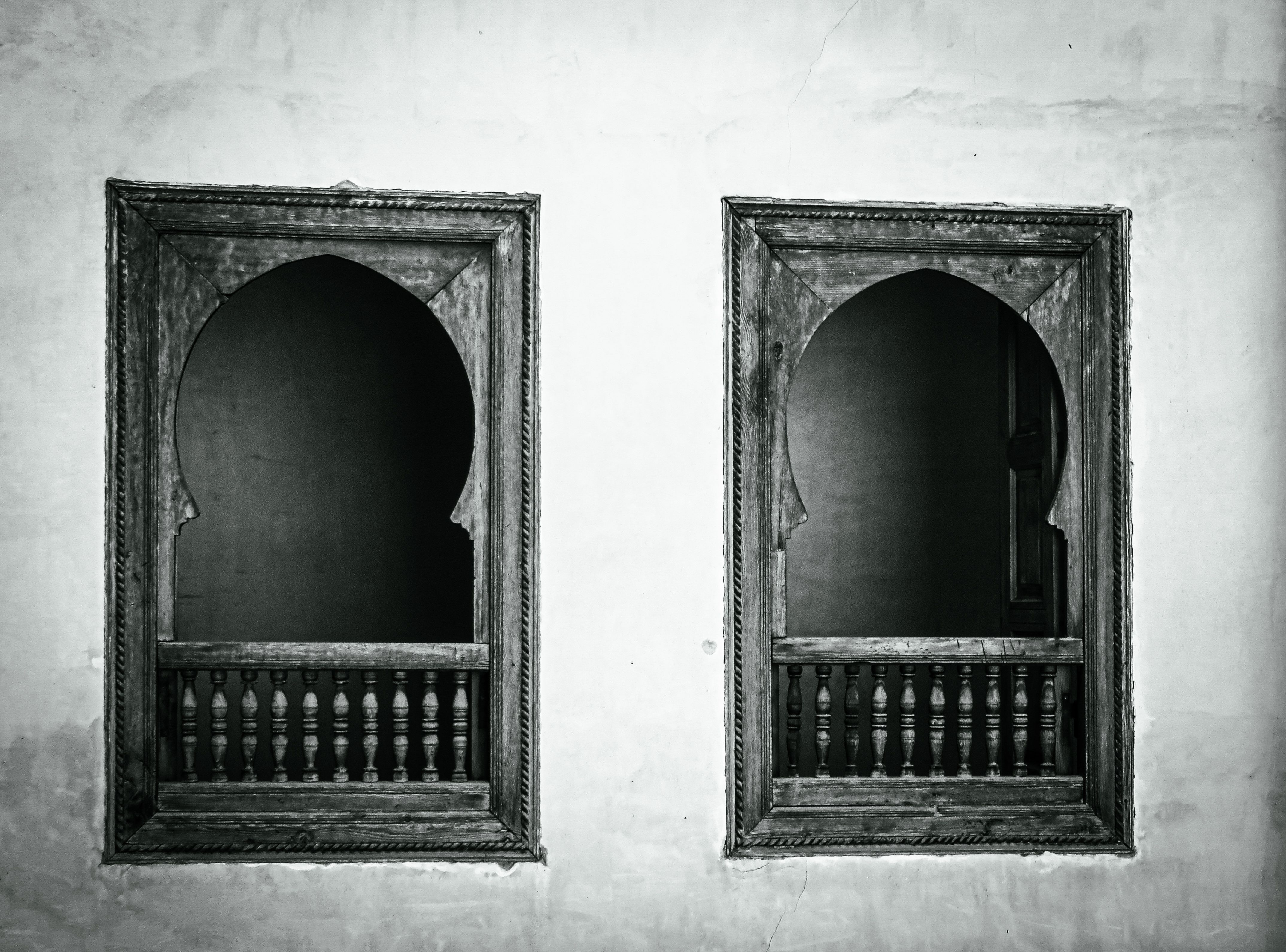 Traditional Moroccan windows in Fez architecture · Free Stock Photo