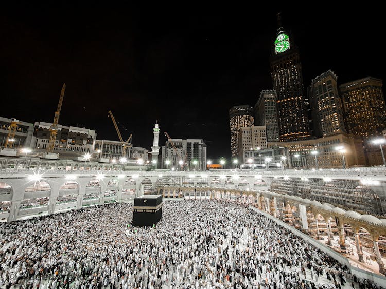 Crowd In Mecca At Night 