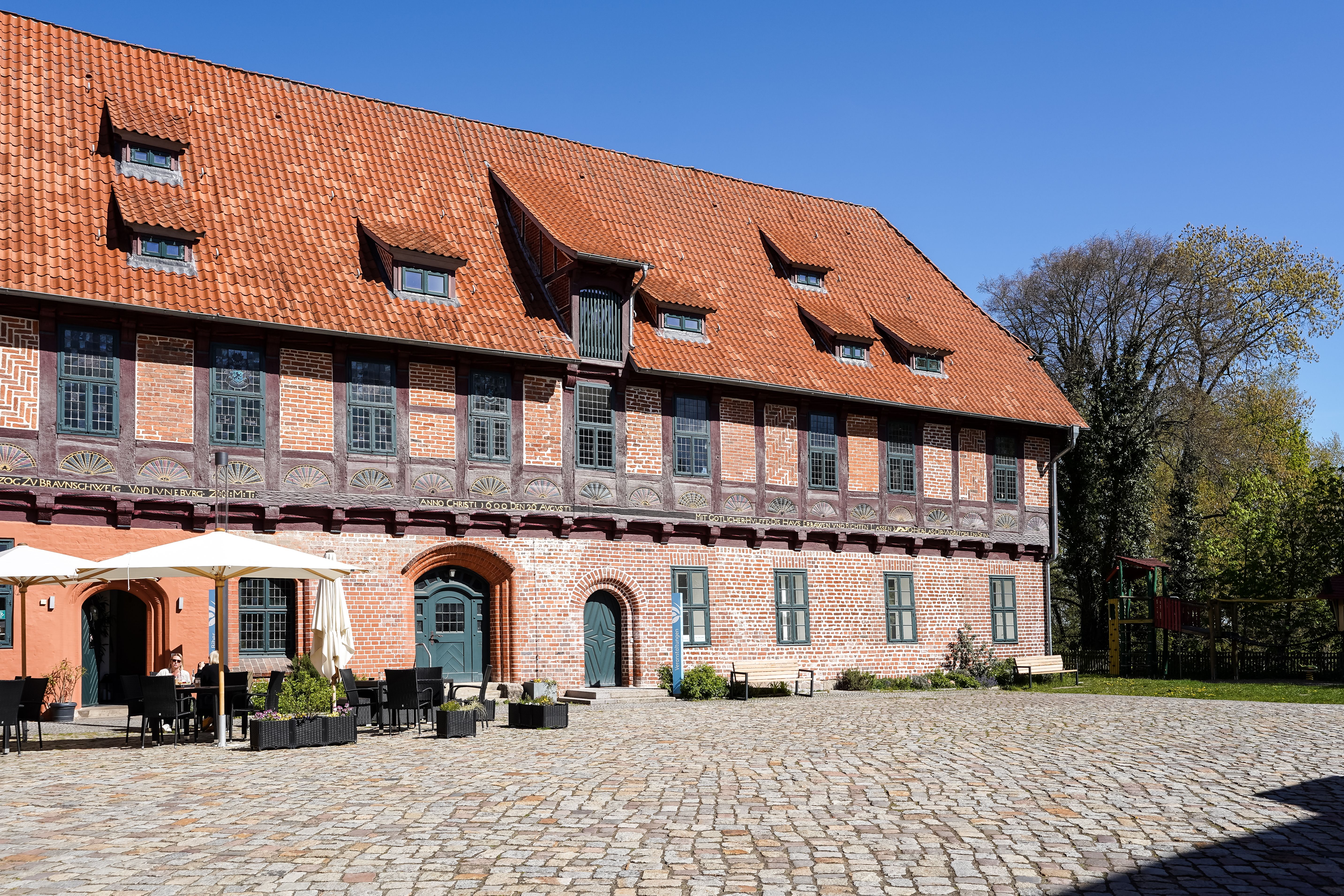 Renaissance-Schloss mit Arkadenhof