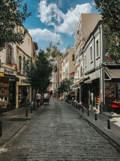 Must-See Attractions: Highlights of Your Road Trip Must-See Attractions: Highlights of Your Road Trip