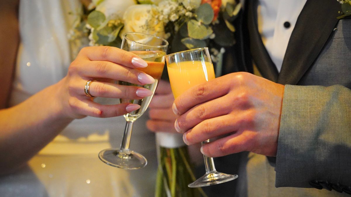 Wedding DJ Deposit Guide: How Much, When, and Is It Refundable? (2026)
