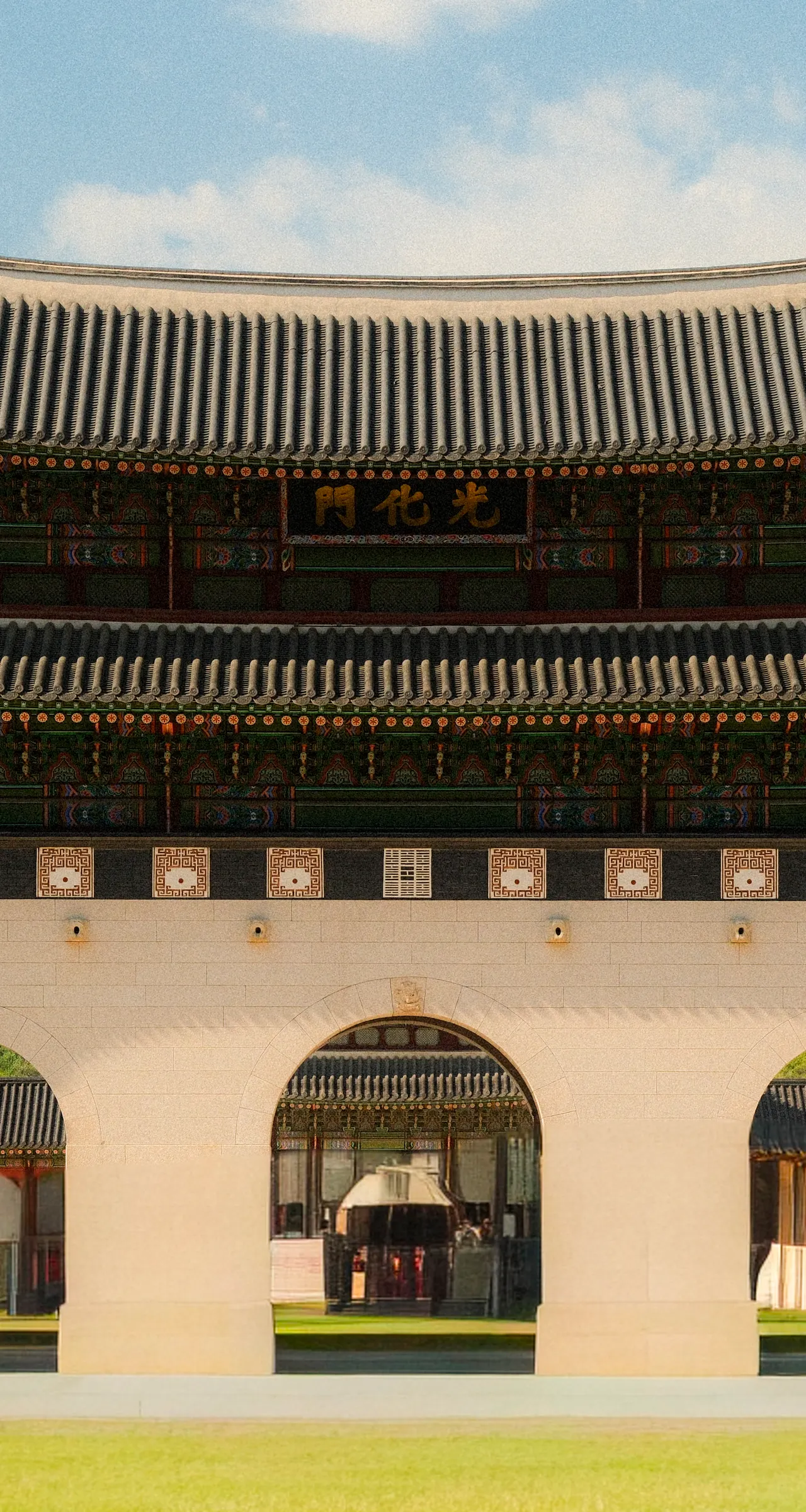 Private Seoul Royal Palaces and City Wall Tour