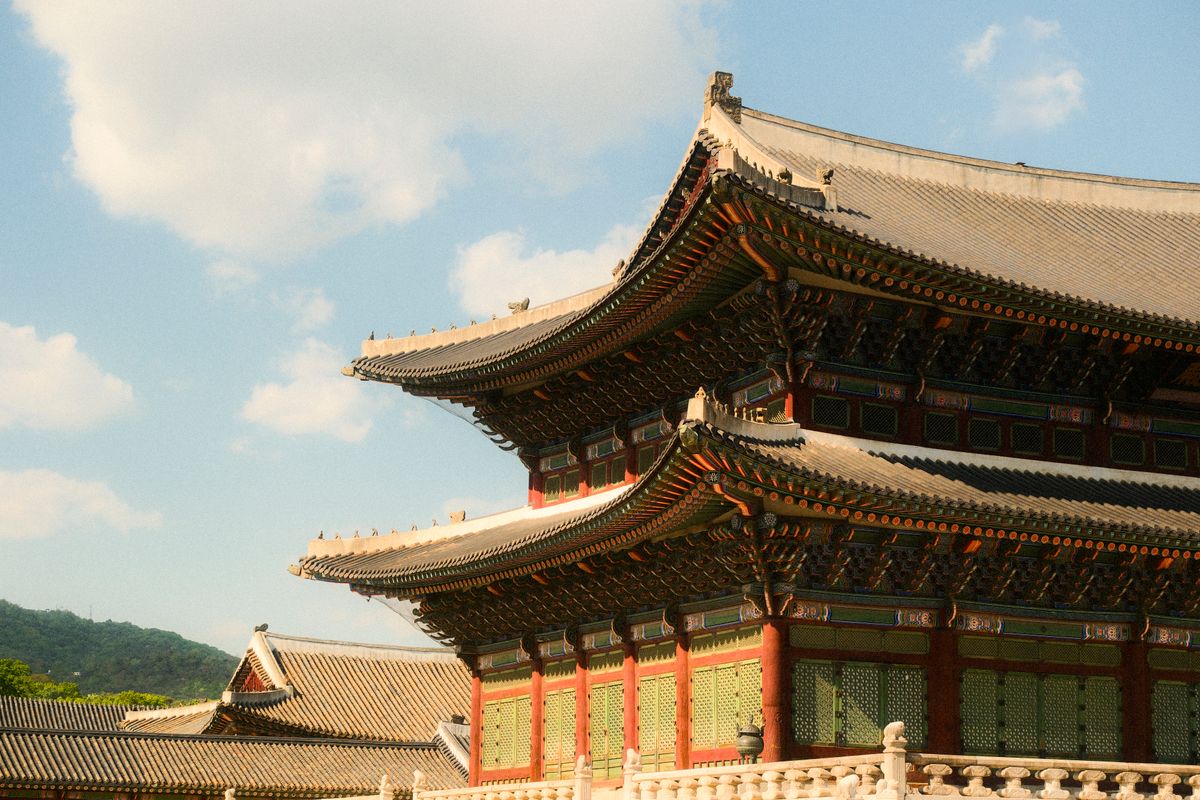 Seoul — Where royal palaces, neon lights and neighborhood life move to the same rhythm (4)