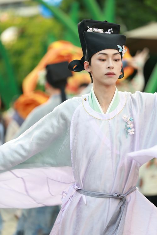 Free Elegant traditional Asian dancer in costume performing outdoors. Stock Photo