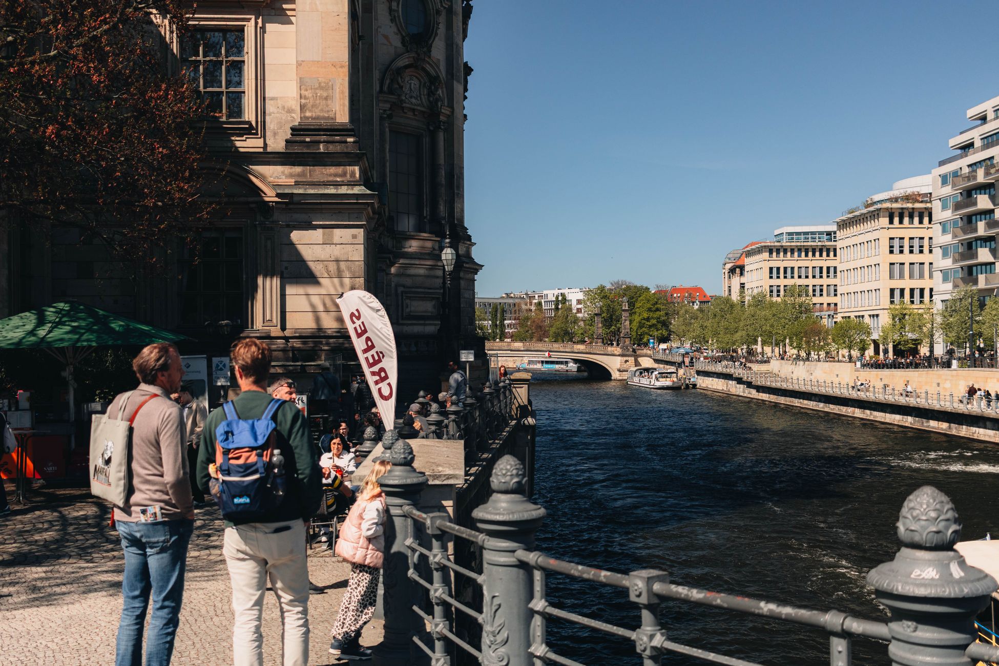 Berlijn koelt inwoners af met waterkanonnen tijdens hittegolf