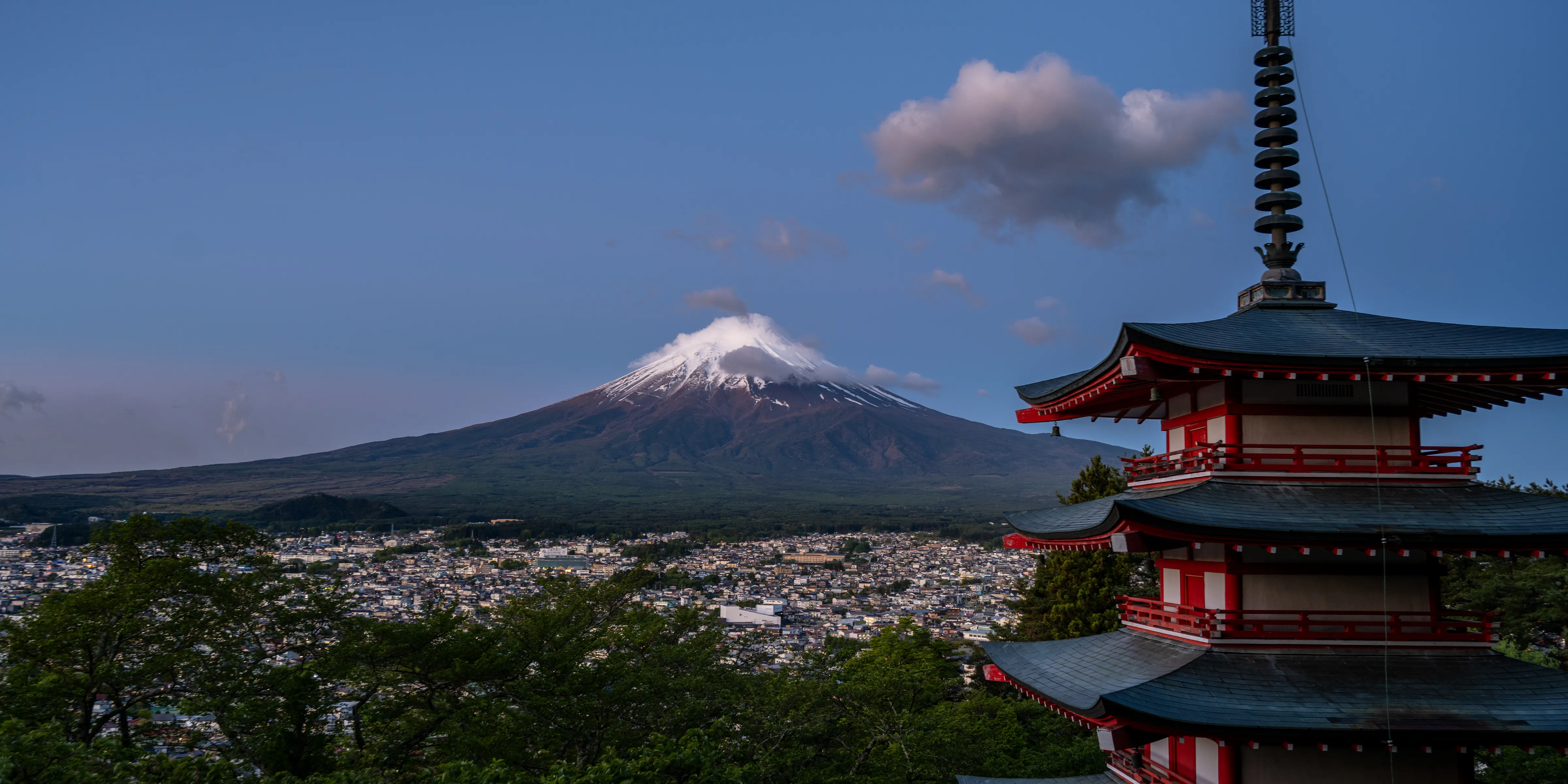 Lake Kawaguchiko Panorama & Chureito Pagoda