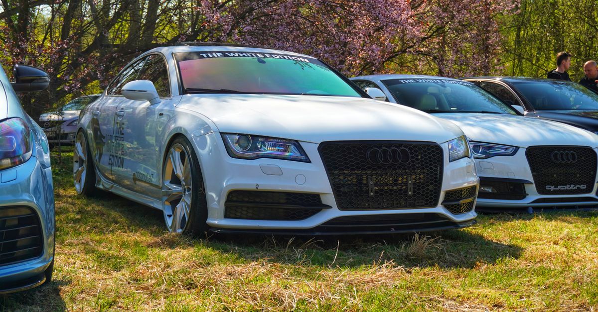 Профессиональные студийные фотографии автомобилей