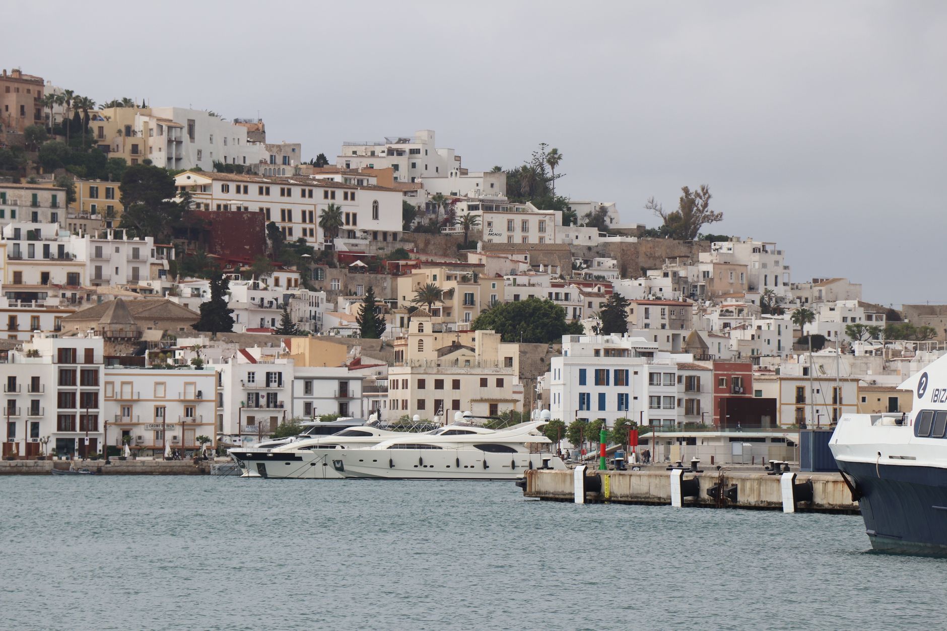 Popular sights in Ponza Island Landmarks in Ponza Island