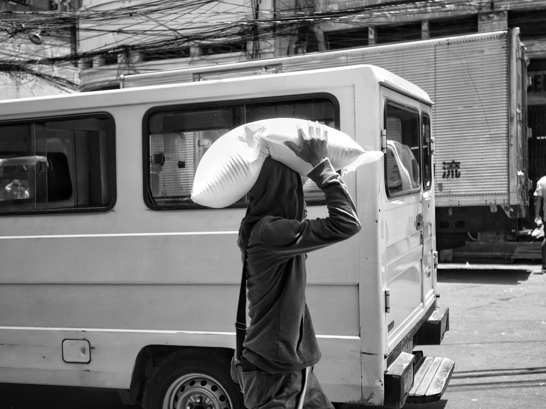 Bruton — student move with boxes and a van