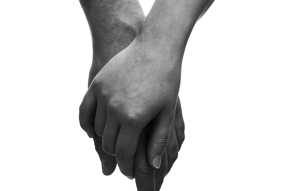 Online dating: starting a conversation on a niche platform