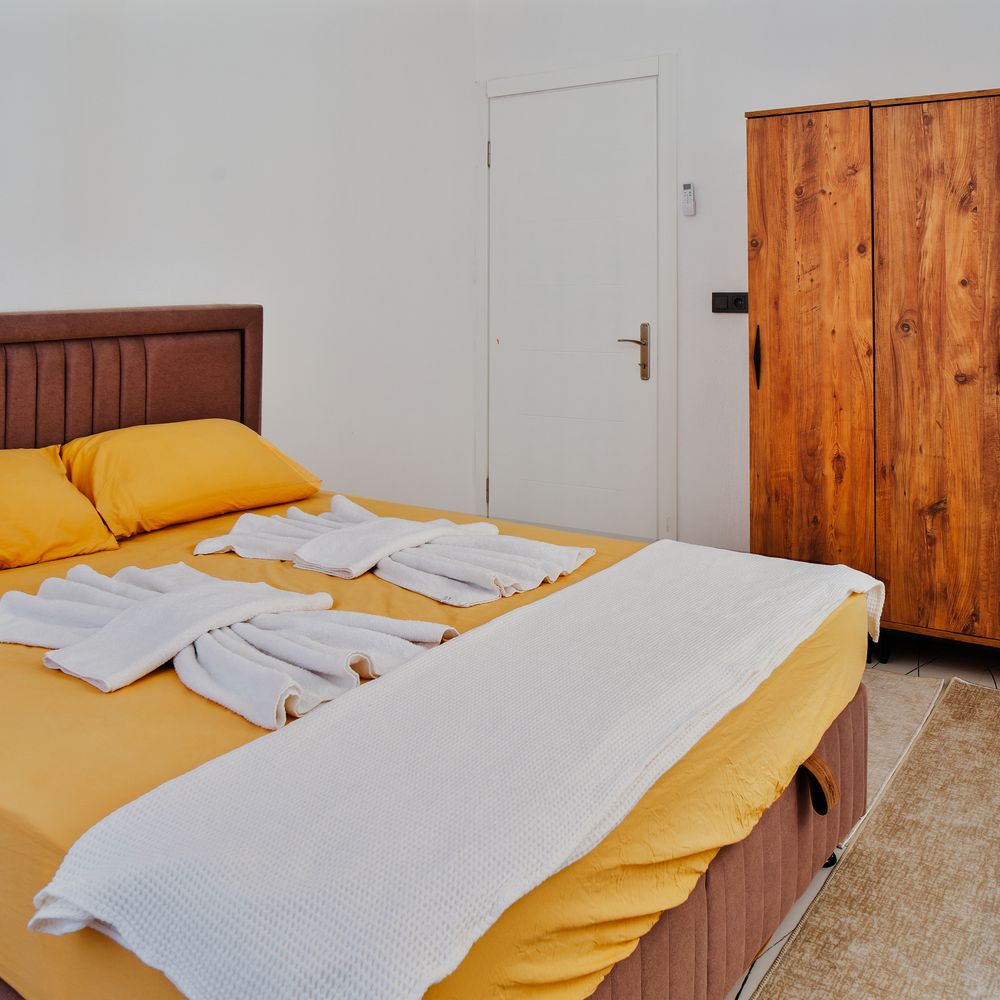 Feltwell — student move with boxes and a van