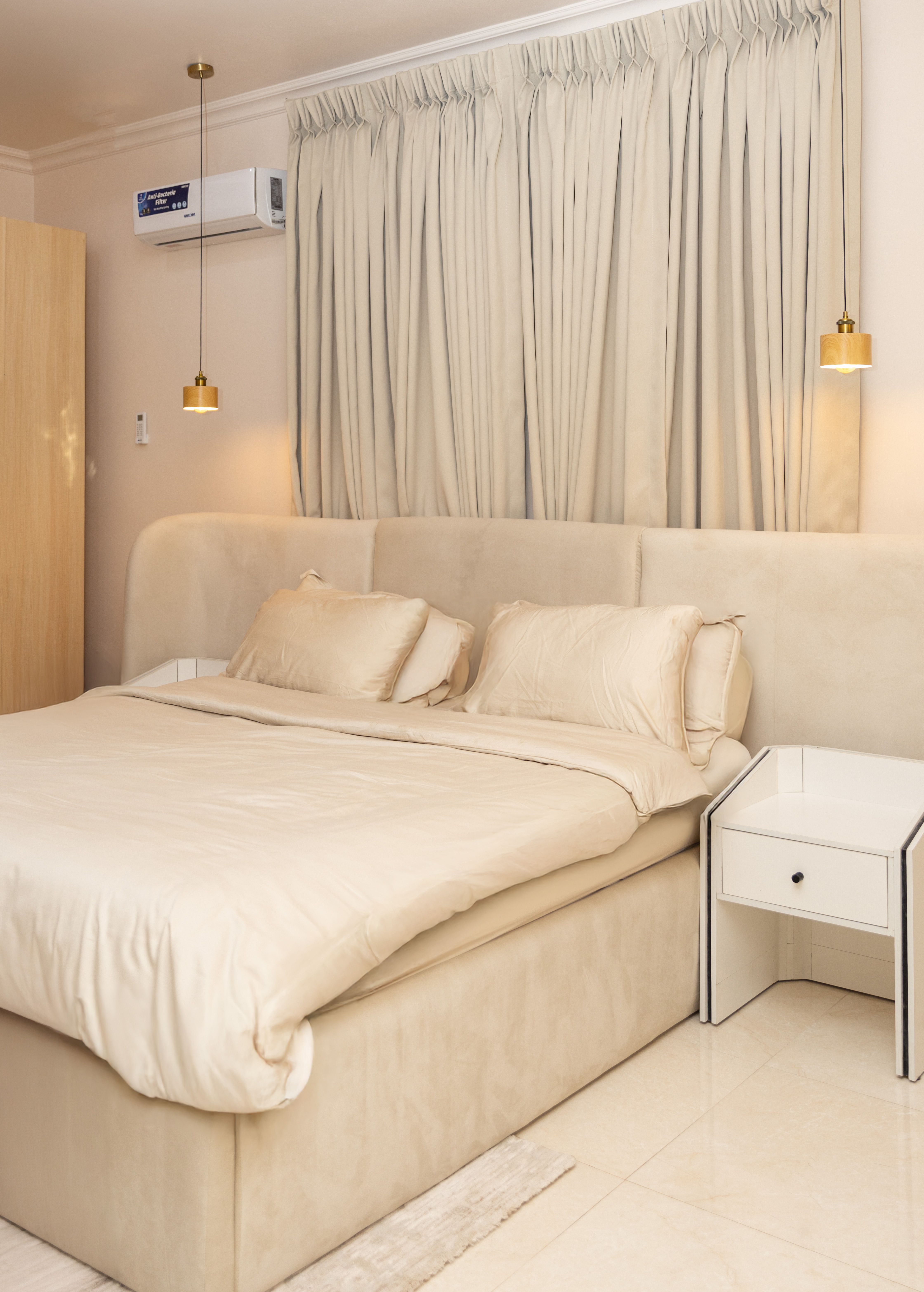Luxury layered bedding
