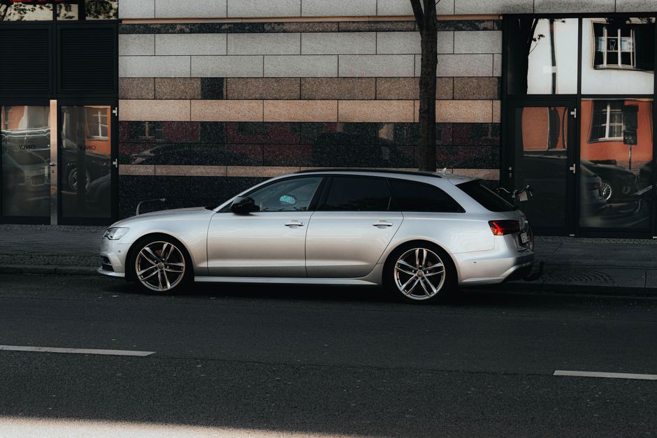 Audi A4 Avant - slika 1