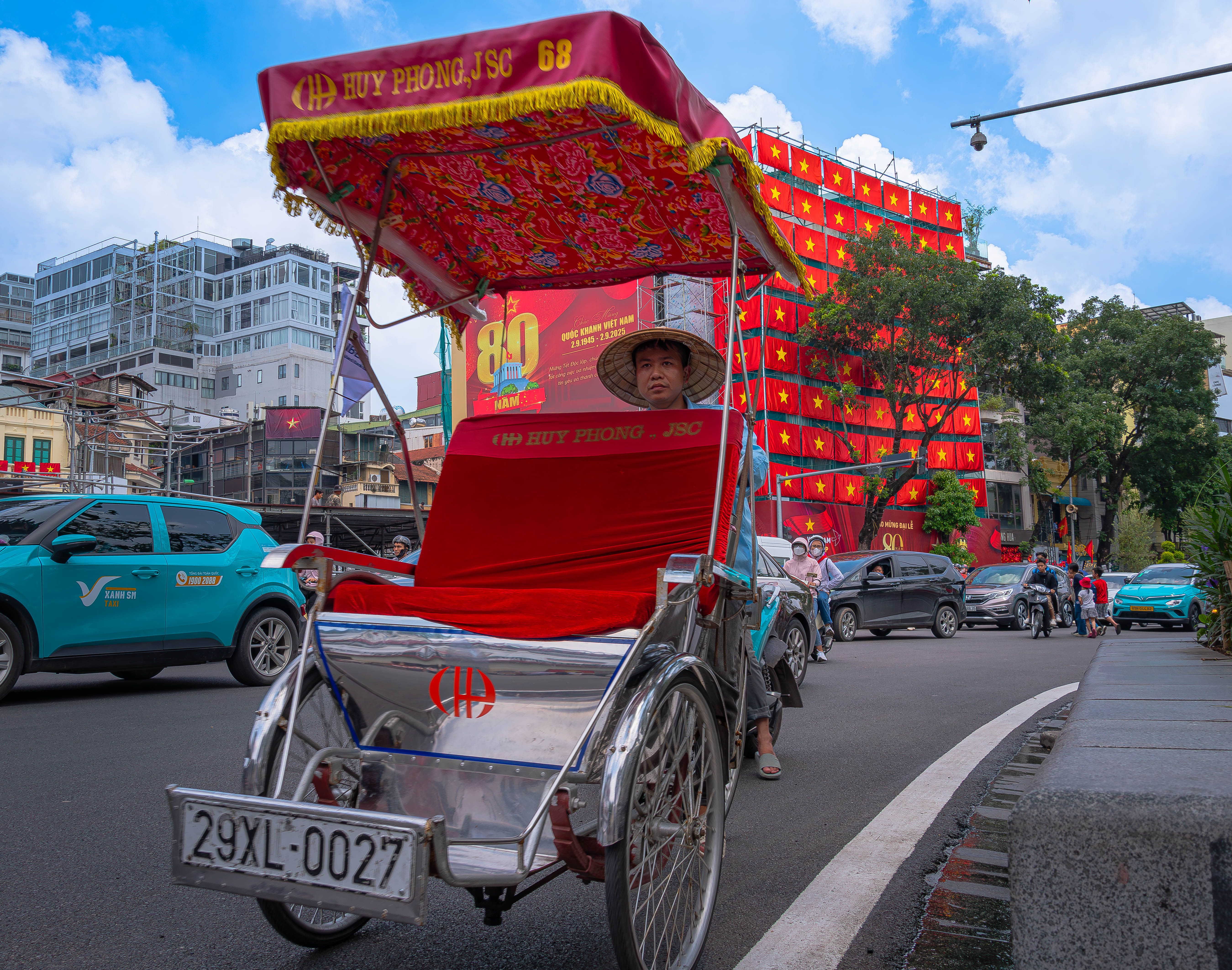 Thị trường FMCG sôi động với hàng loạt sản phẩm snack, đồ uống, bánh kẹo mới ra mắt