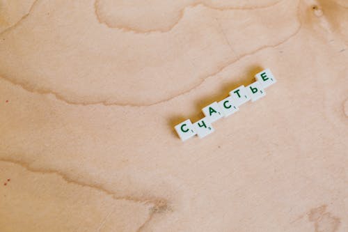 Beyaz Scrabble Fayansların Fotoğrafı