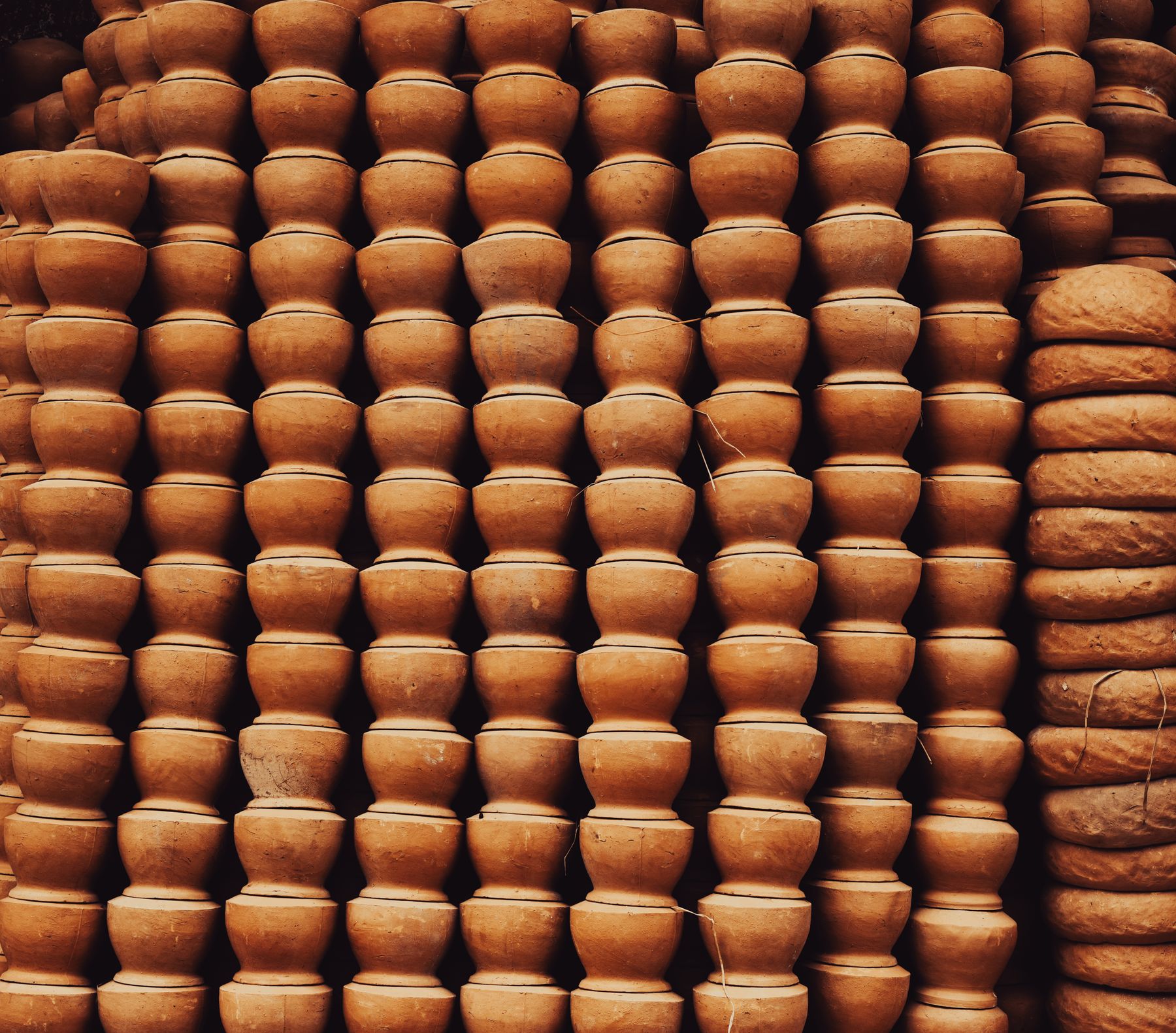 Terracotta Ridge Pot