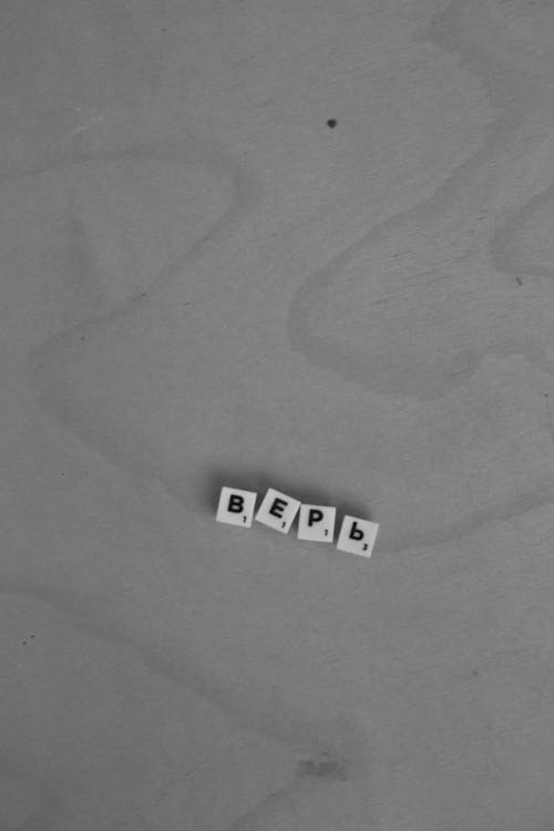 Foto Monocromática De Peças De Scrabble