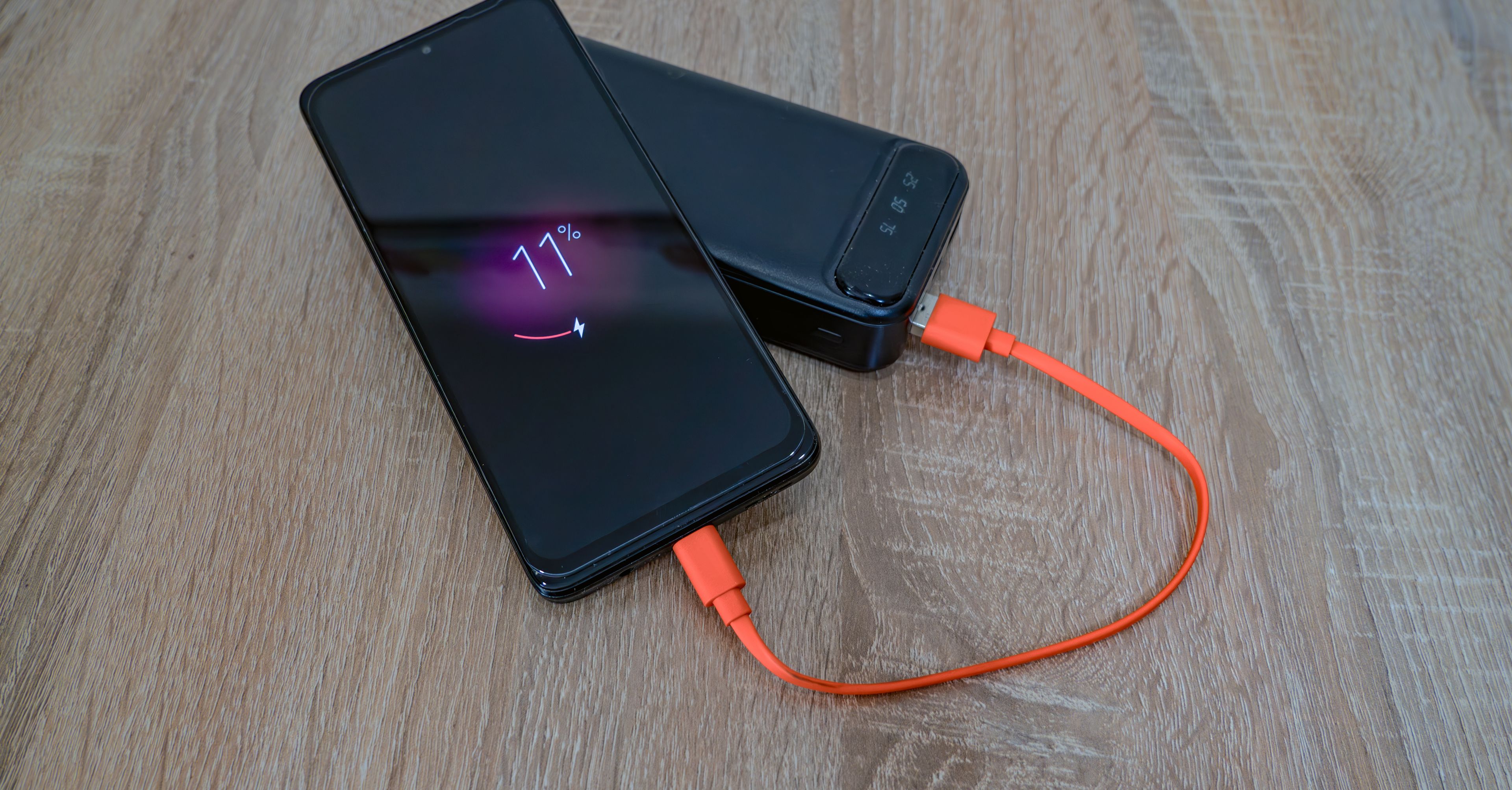 Jak przedłużyć żywotność baterii w telefonie i laptopie